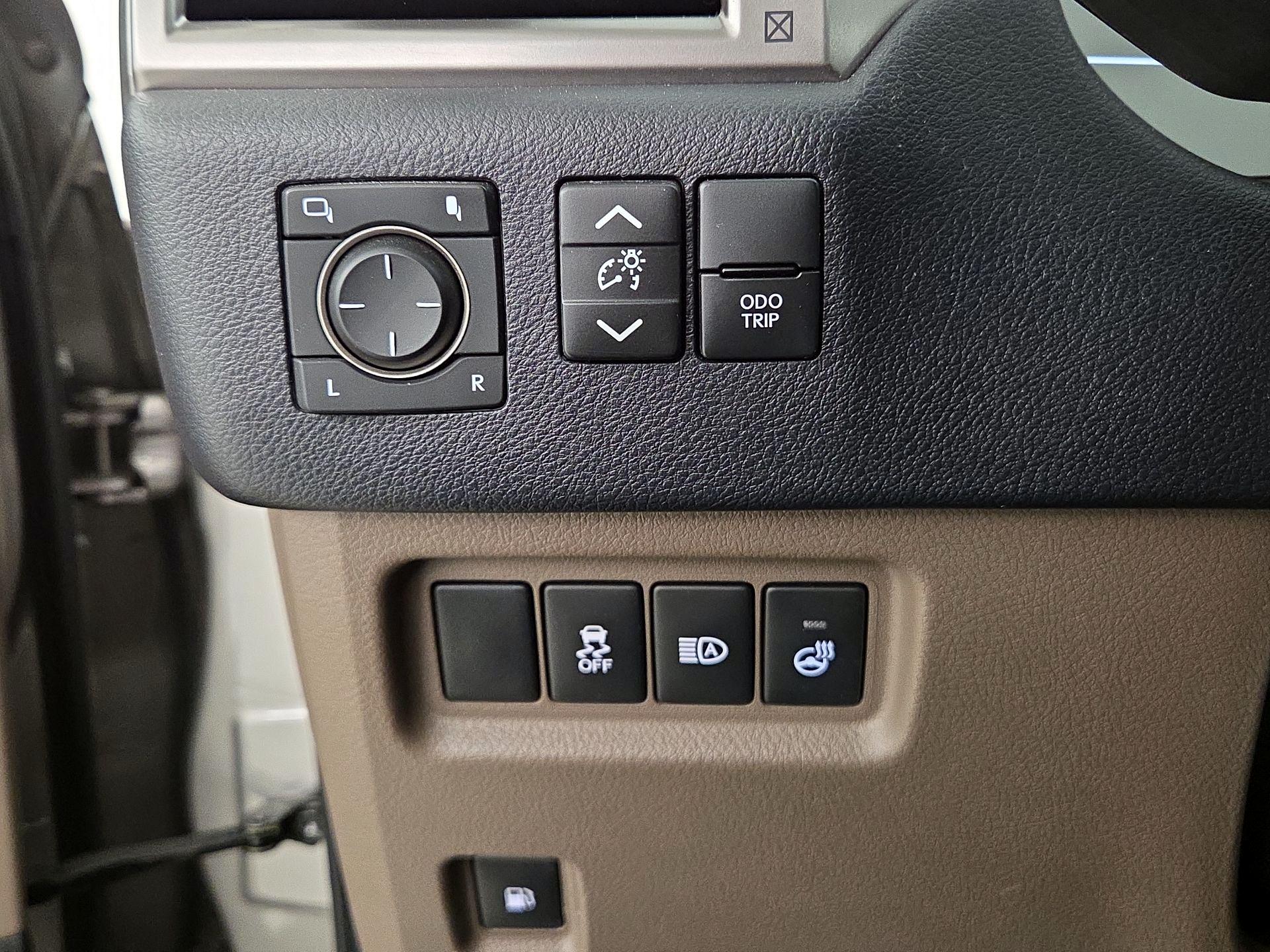 Thumbnail: 2023 Lexus GX - 13