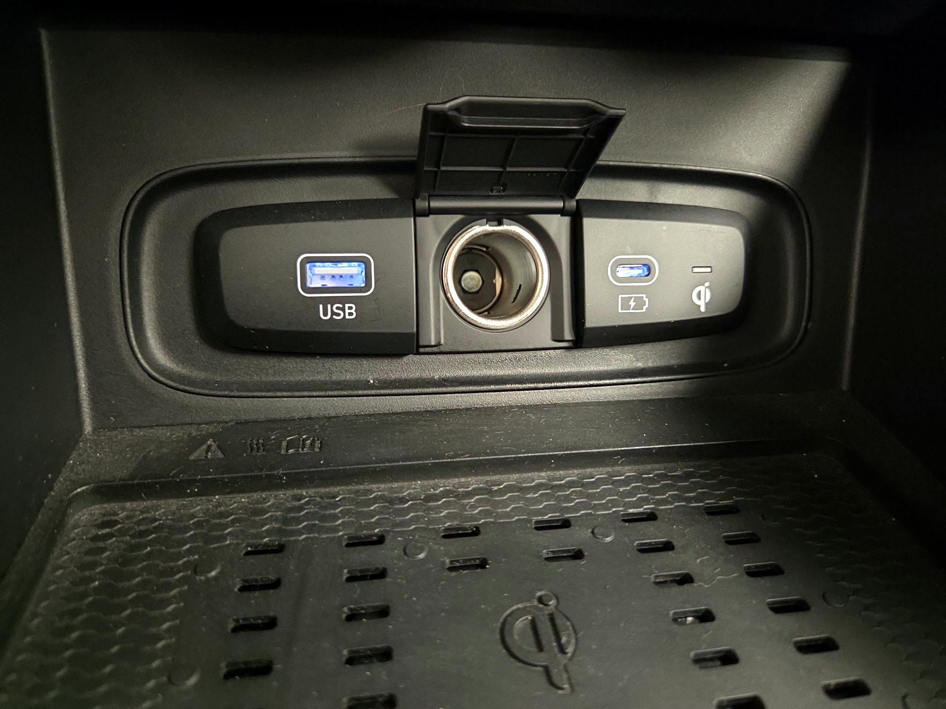 Thumbnail: 2023 Hyundai Venue - 19