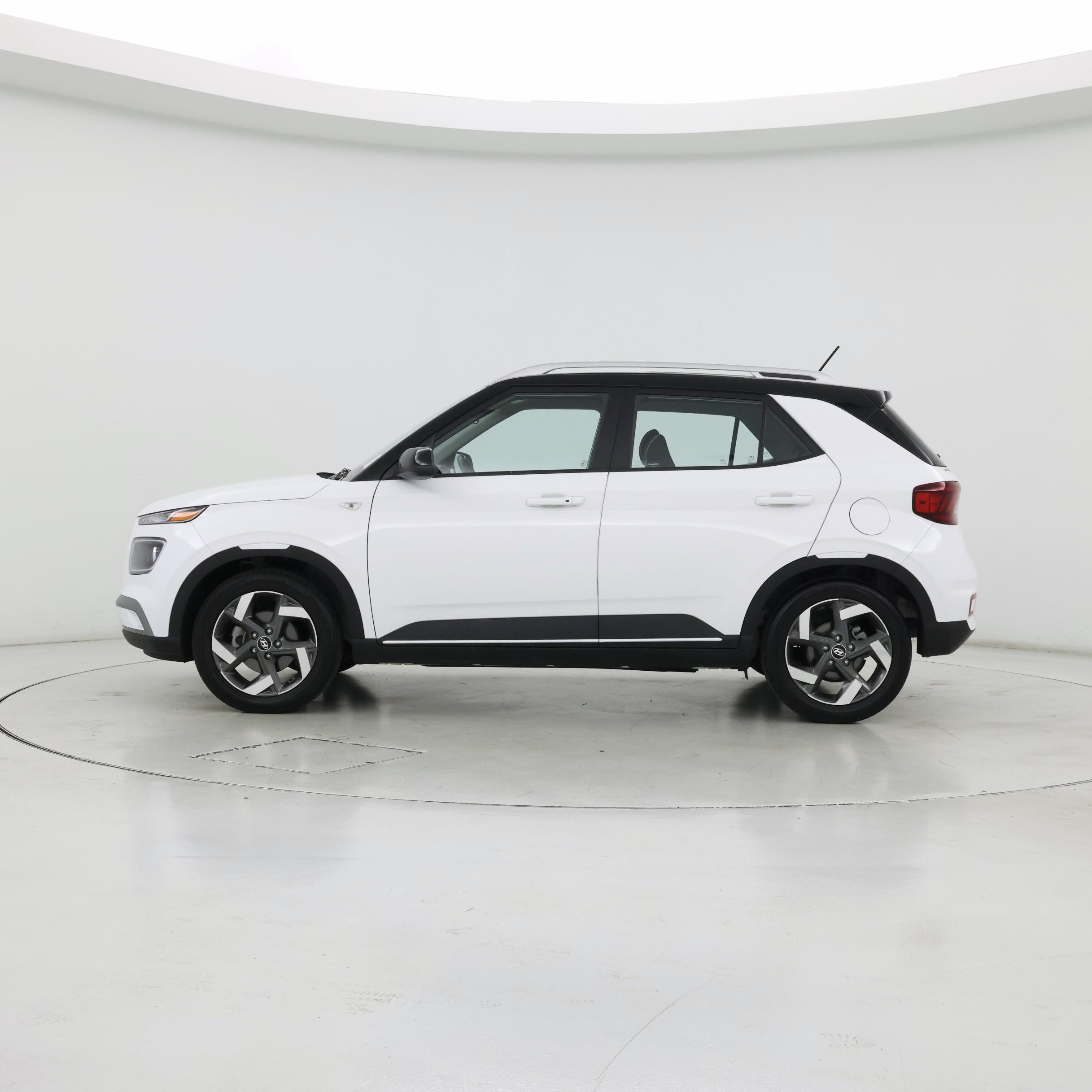 Thumbnail: 2023 Hyundai Venue - 3