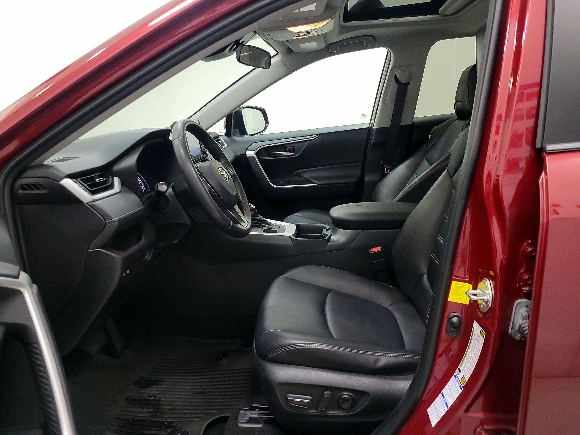 Thumbnail: 2021 Toyota RAV4 - 11