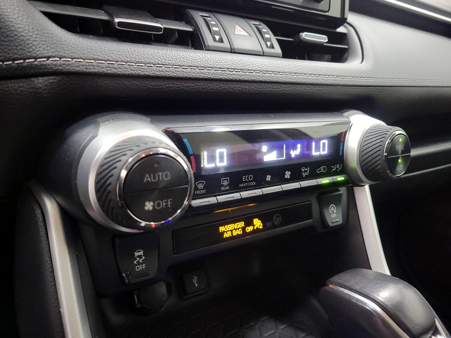 Thumbnail: 2021 Toyota RAV4 - 16