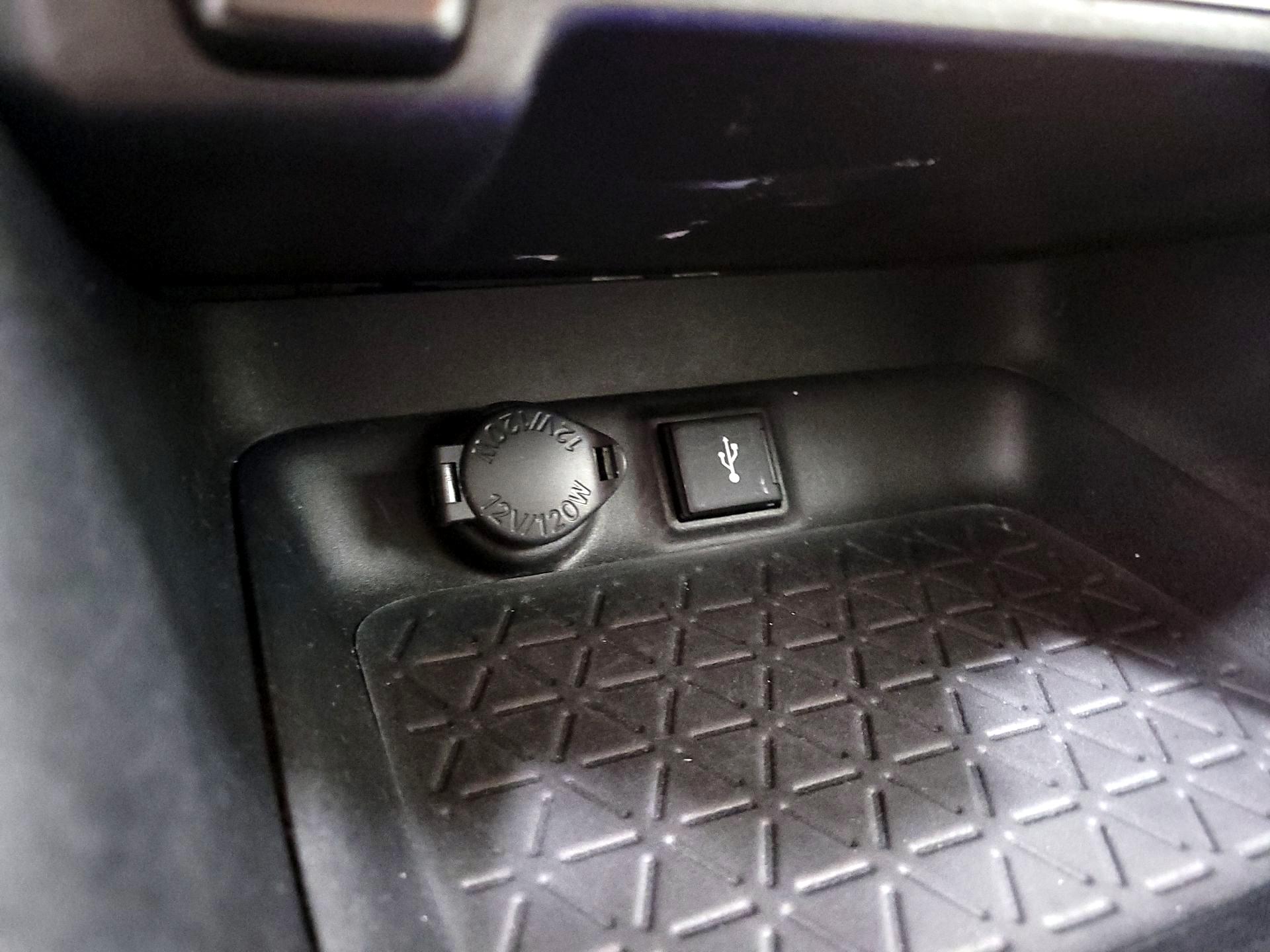 Thumbnail: 2021 Toyota RAV4 - 18