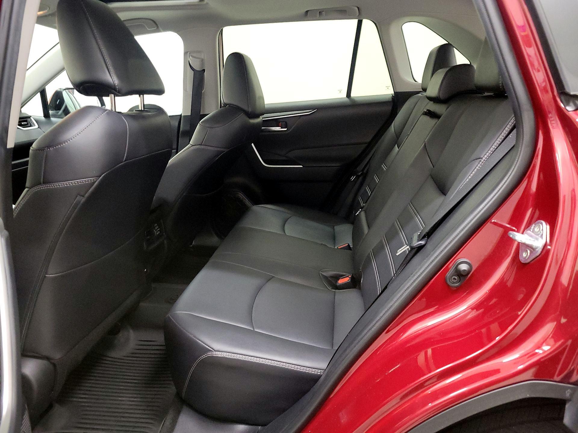 Thumbnail: 2021 Toyota RAV4 - 20