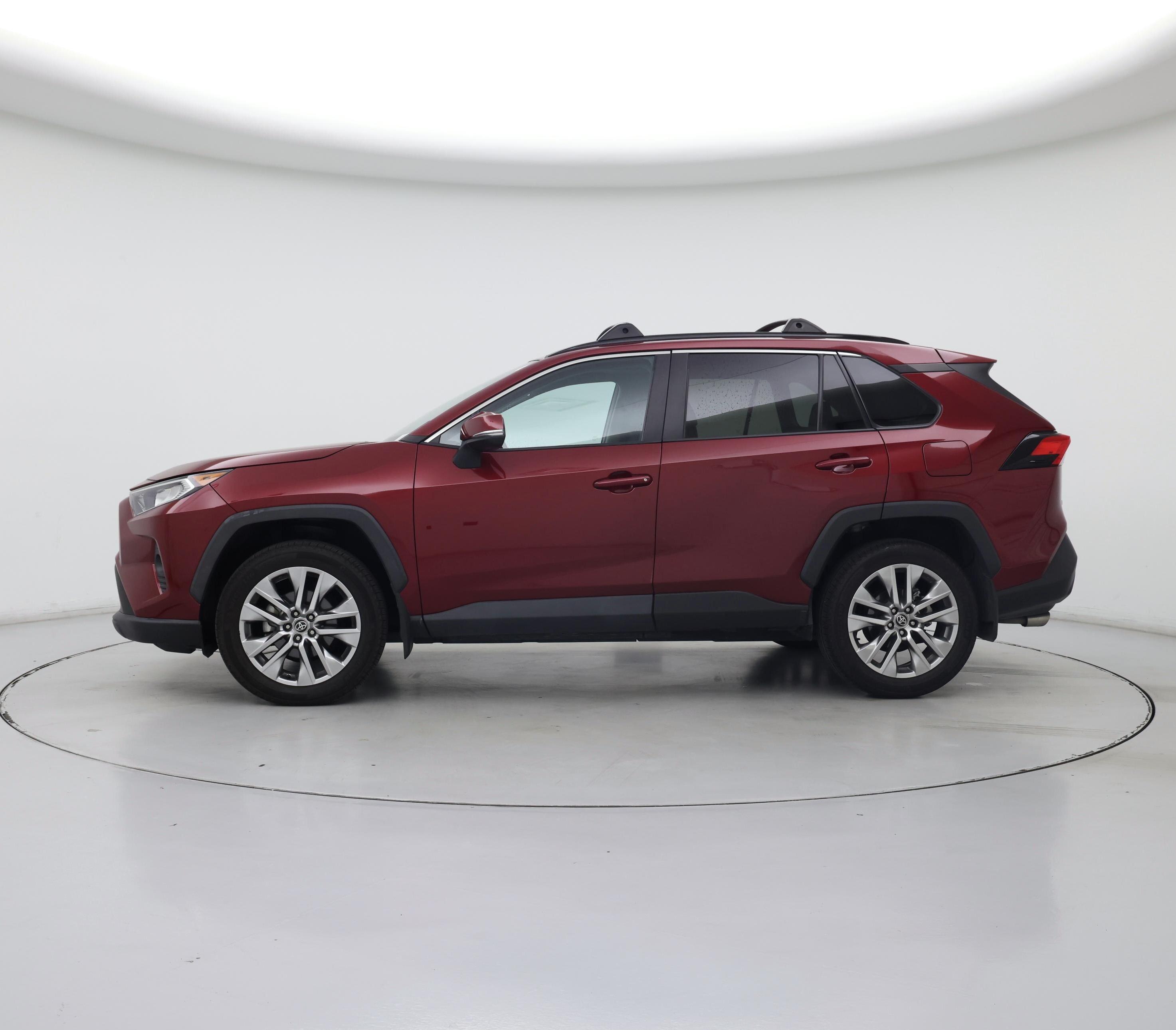 Thumbnail: 2021 Toyota RAV4 - 3