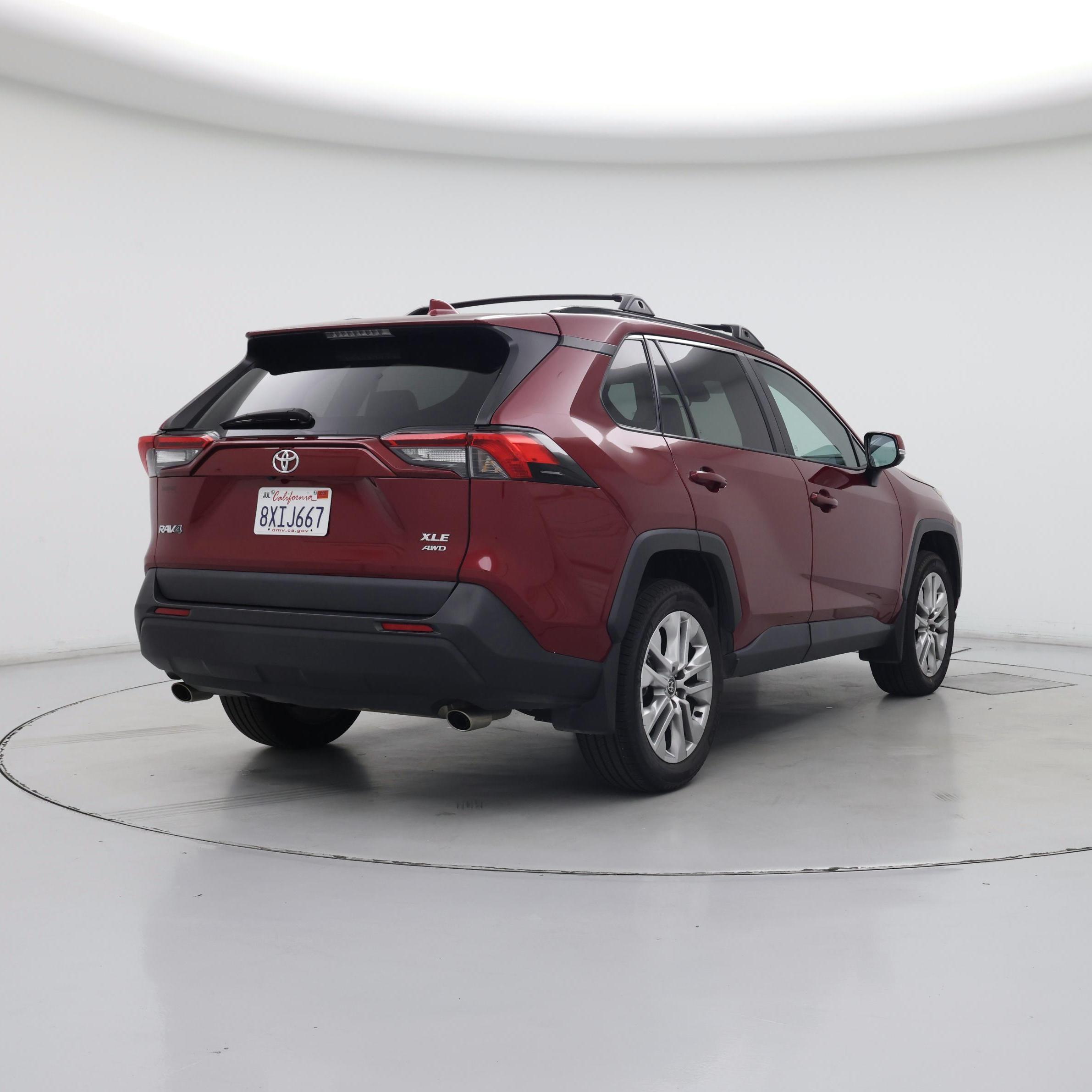 Thumbnail: 2021 Toyota RAV4 - 8