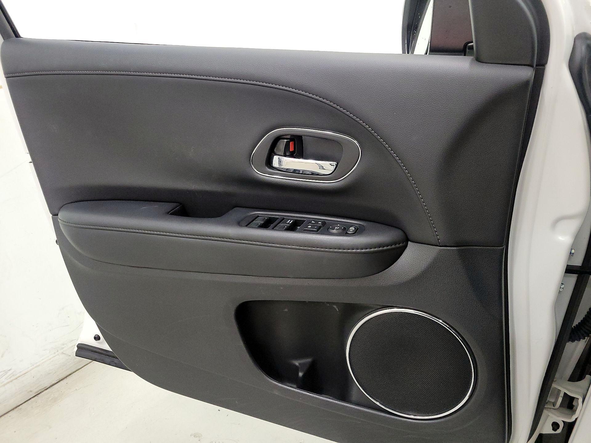 Thumbnail: 2019 Honda HR-V - 12