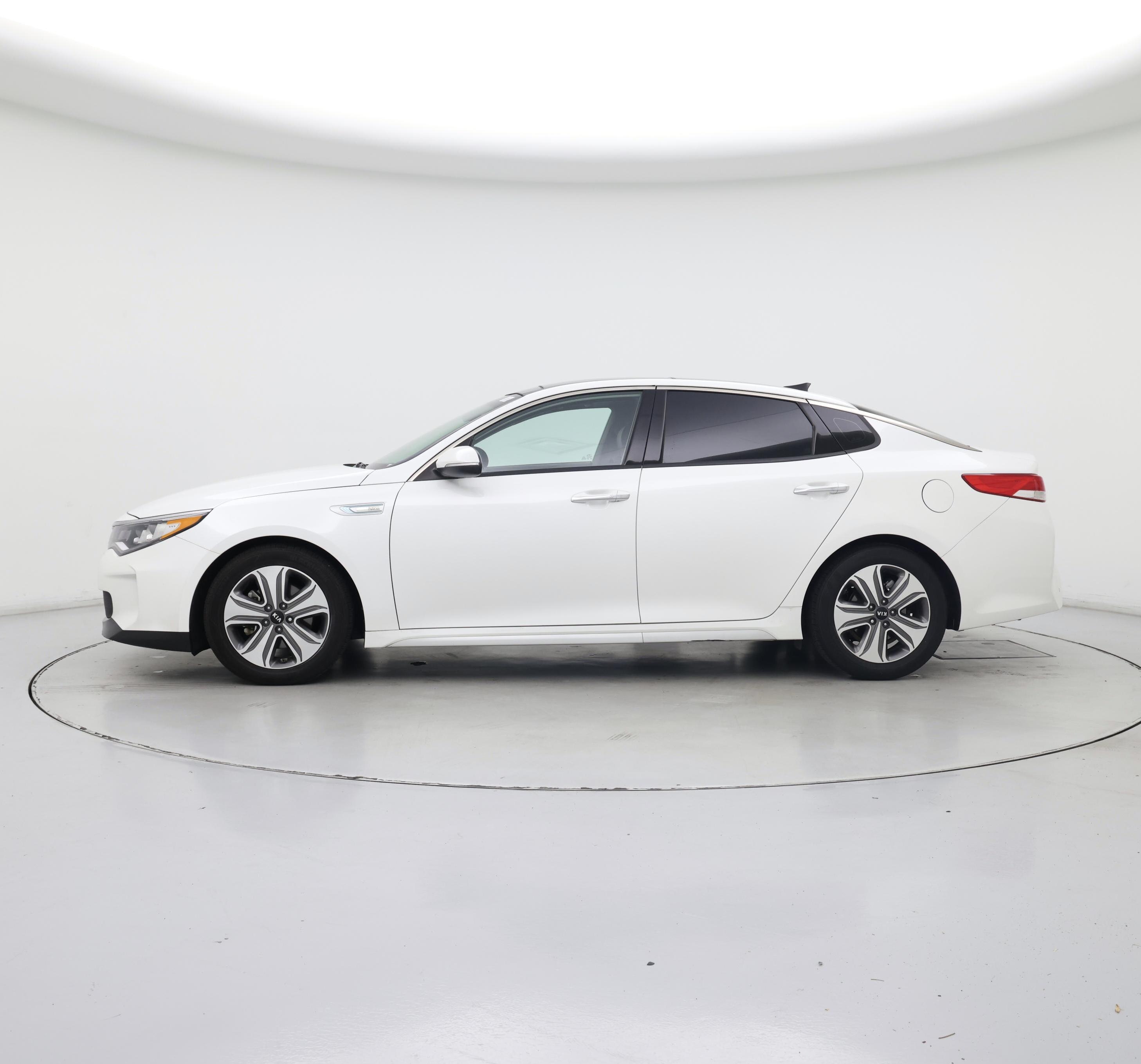 Thumbnail: 2017 Kia Optima - 3