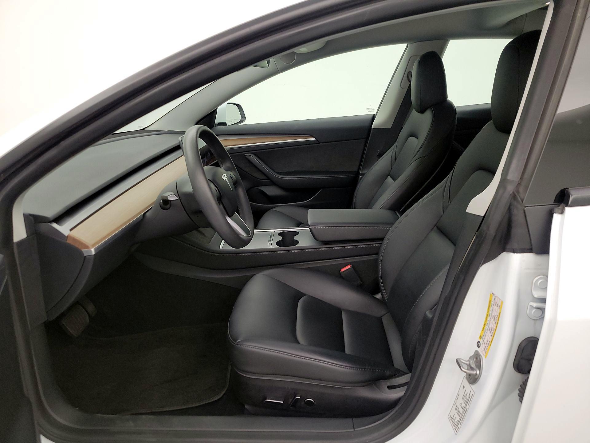 Thumbnail: 2023 Tesla Model 3 - 11