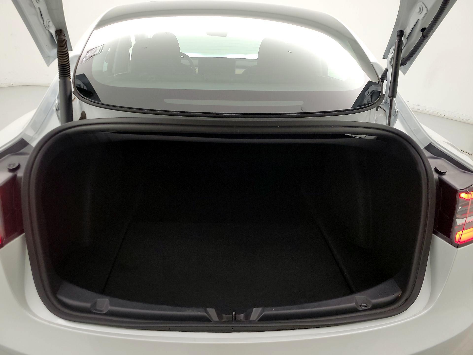 Thumbnail: 2023 Tesla Model 3 - 20