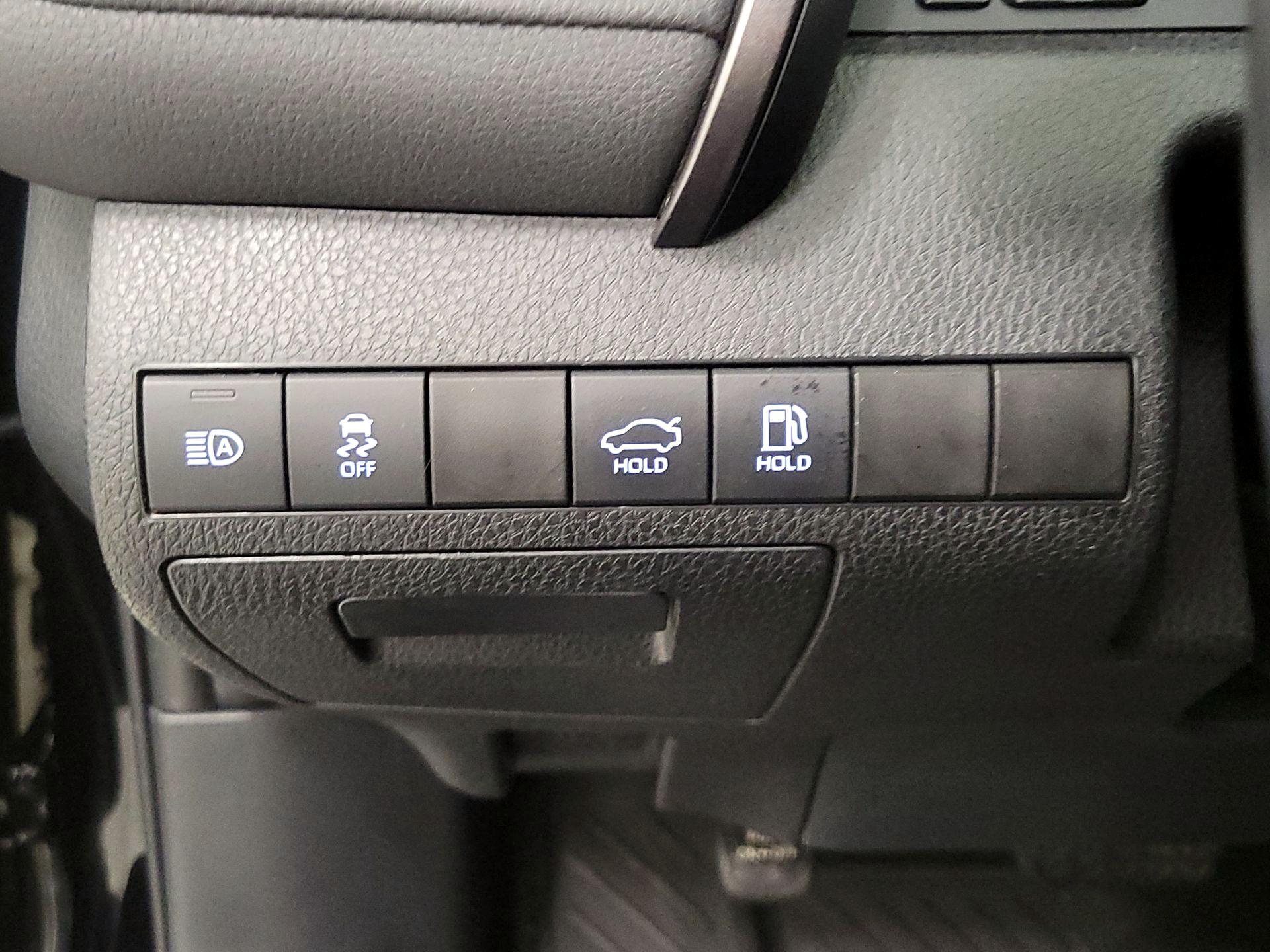 Thumbnail: 2023 Toyota Camry - 13