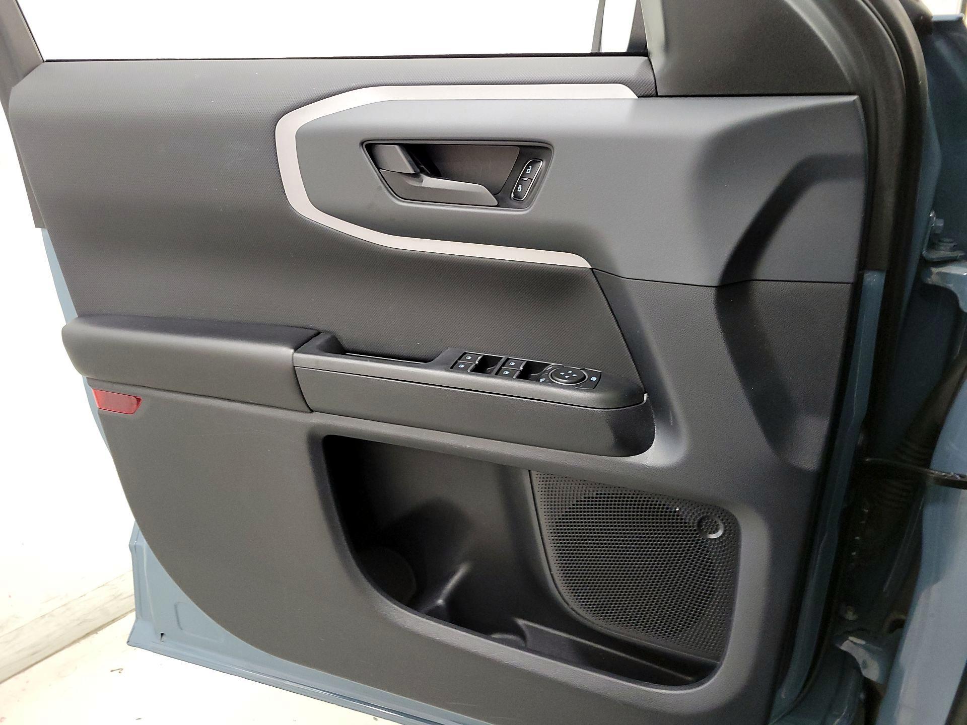 Thumbnail: 2021 Ford Bronco Sport - 12