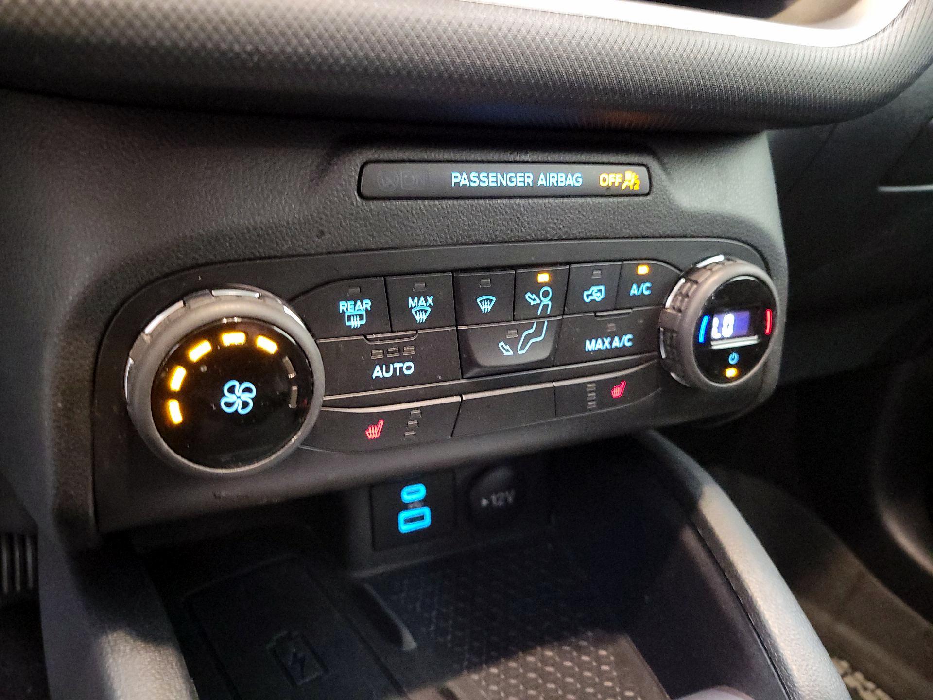 Thumbnail: 2021 Ford Bronco Sport - 17