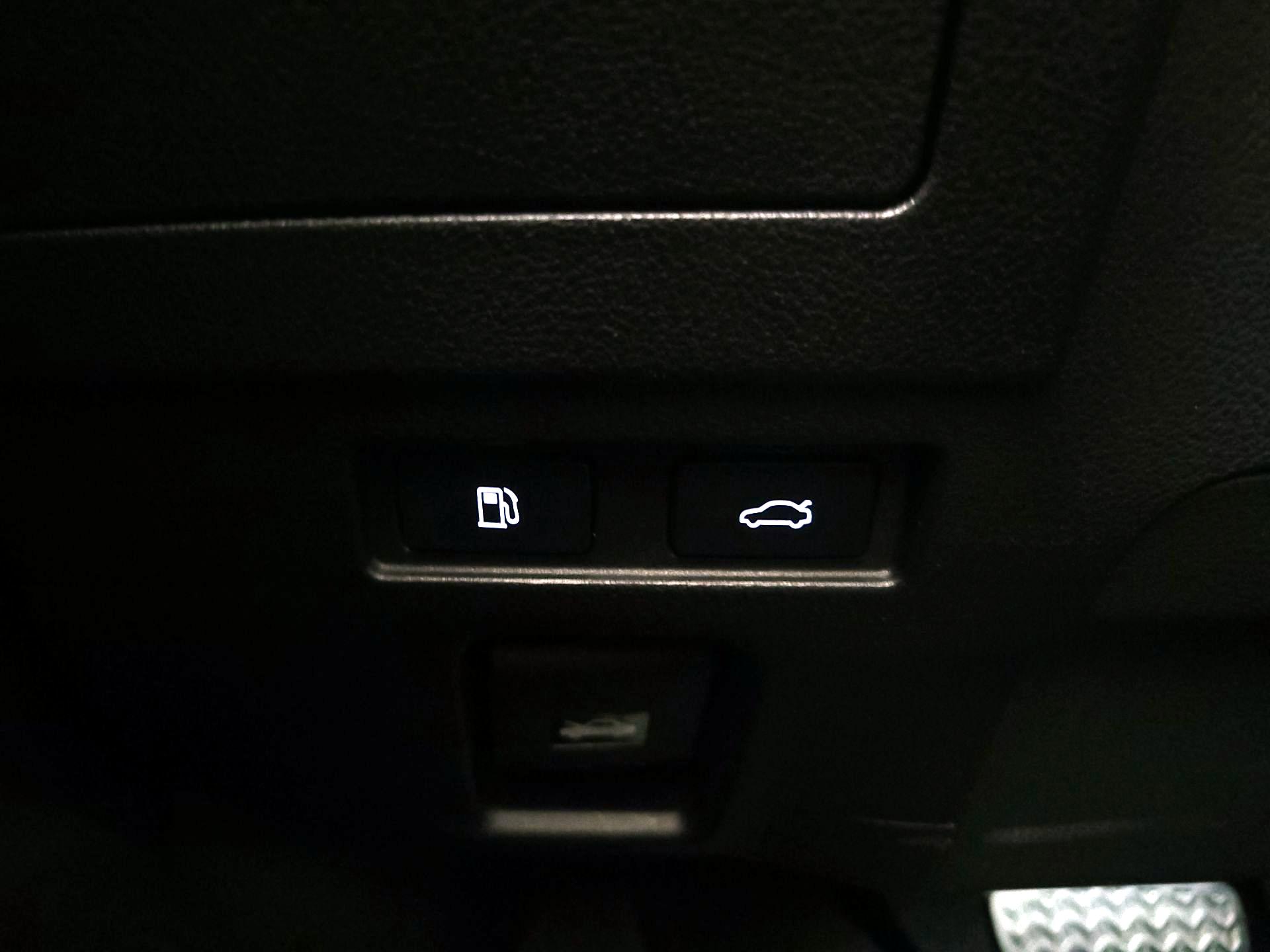 Thumbnail: 2023 Lexus ES - 13