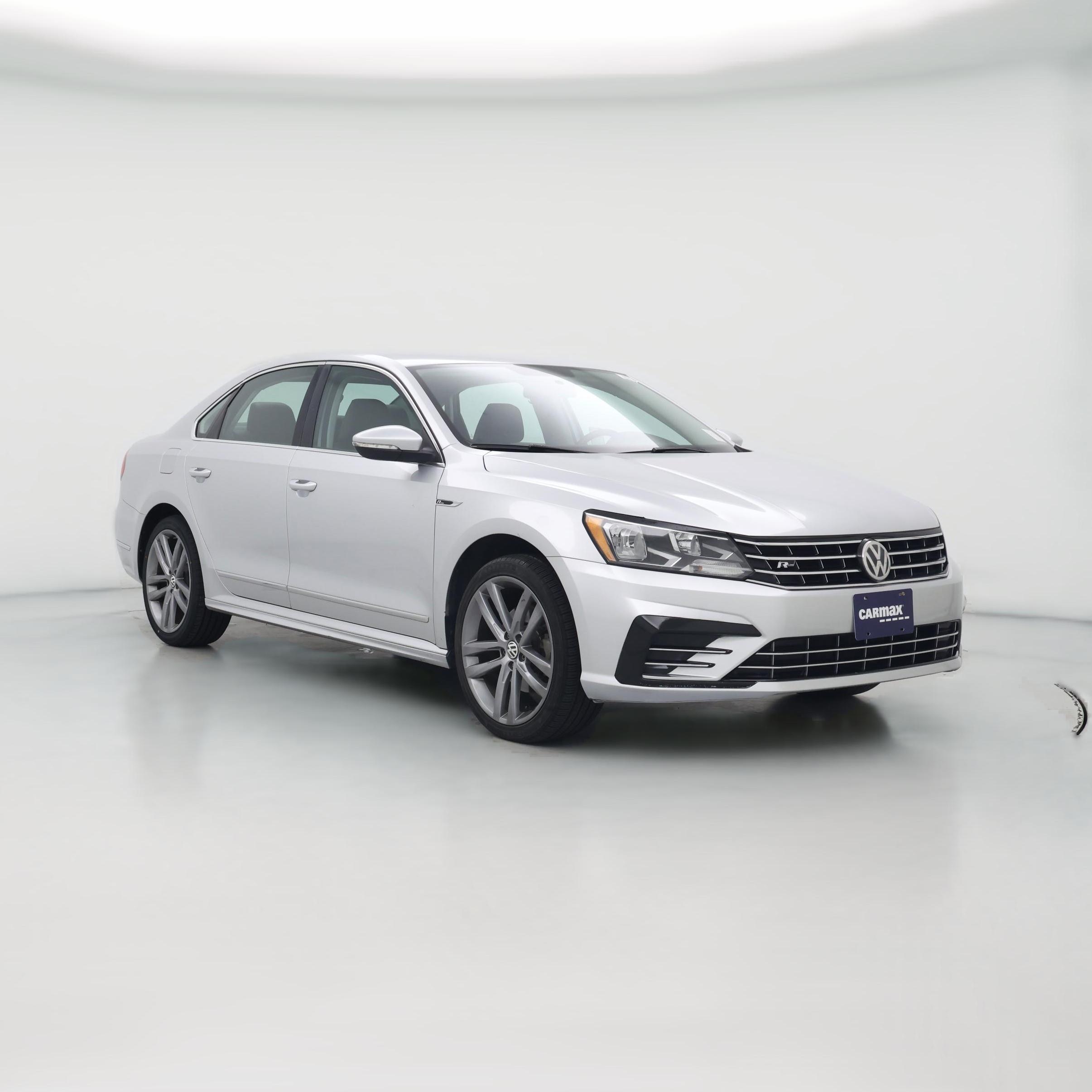 Thumbnail: 2017 Volkswagen Passat - 1