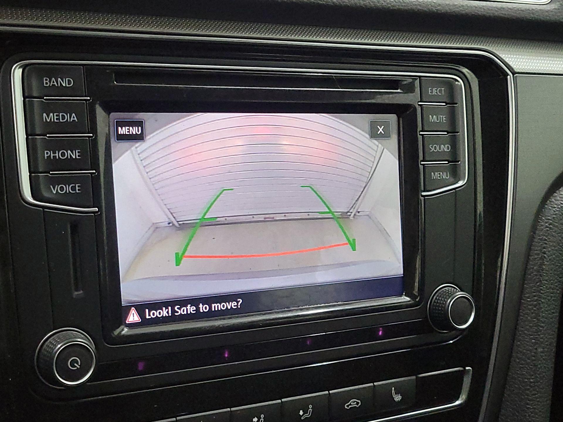 Thumbnail: 2017 Volkswagen Passat - 14