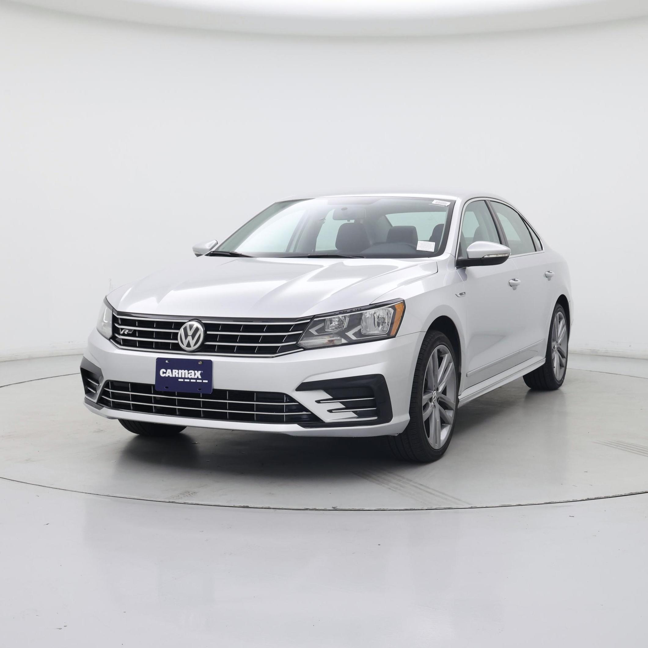 Thumbnail: 2017 Volkswagen Passat - 4