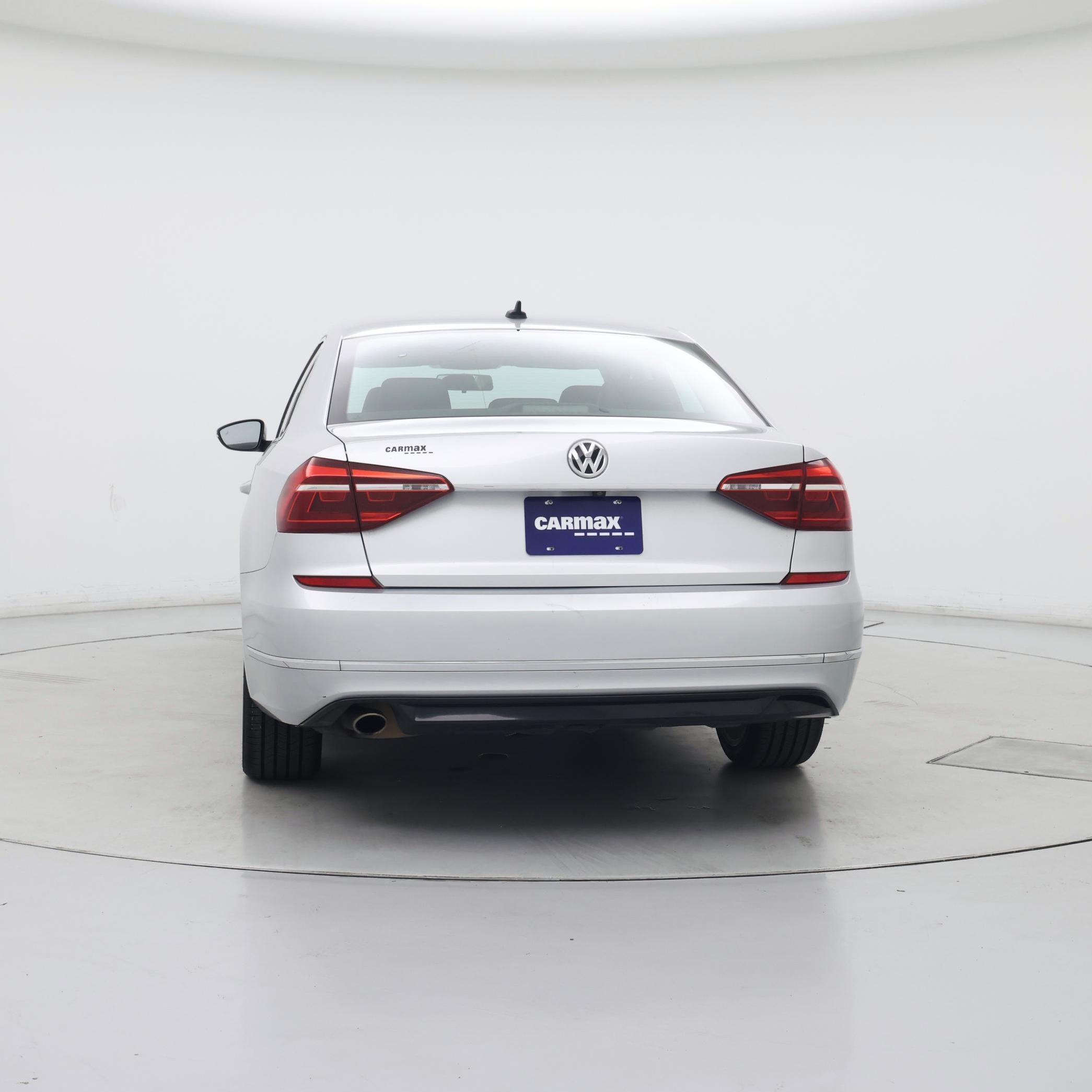 Thumbnail: 2017 Volkswagen Passat - 6