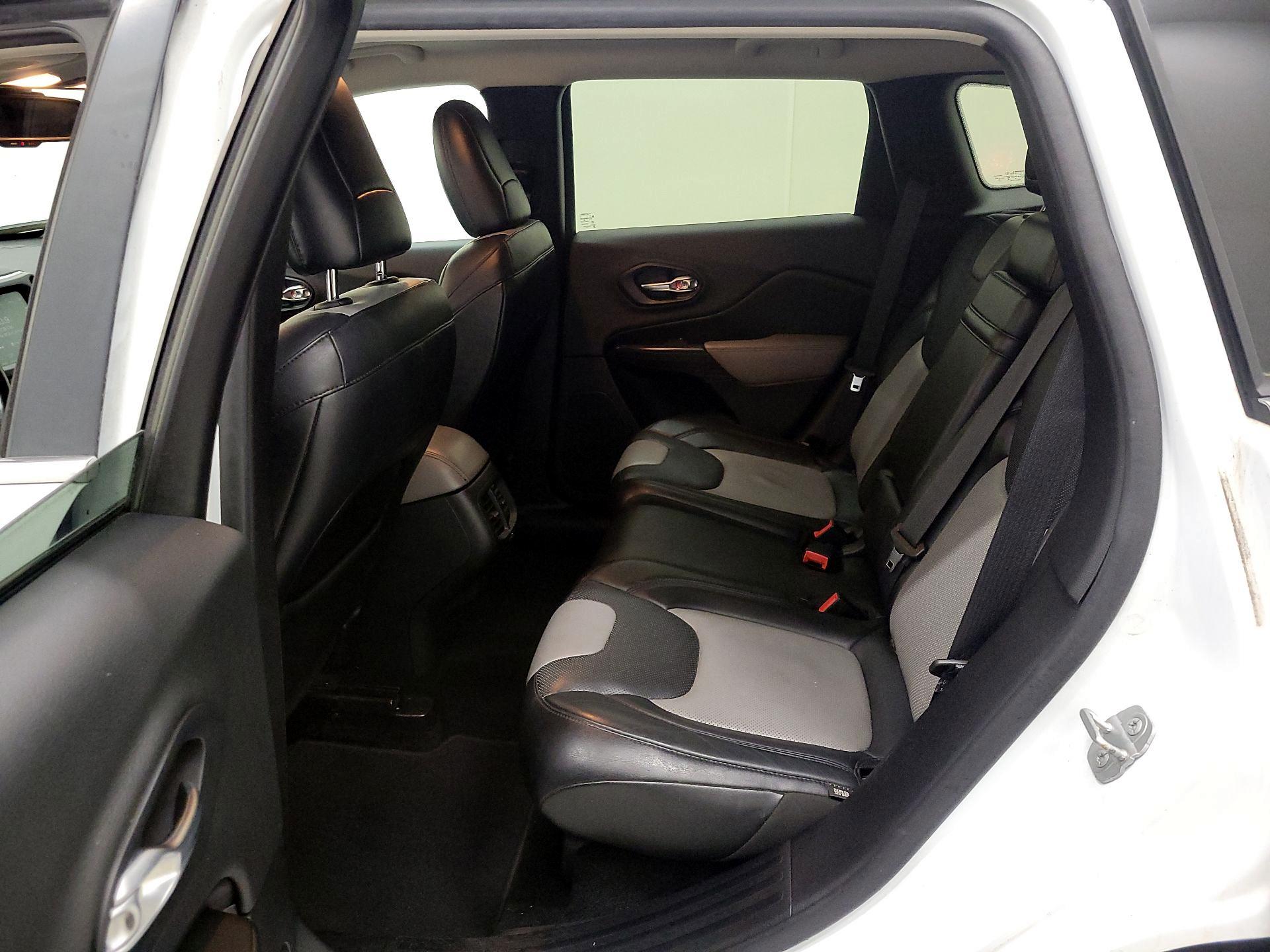 Thumbnail: 2014 Jeep Cherokee - 19