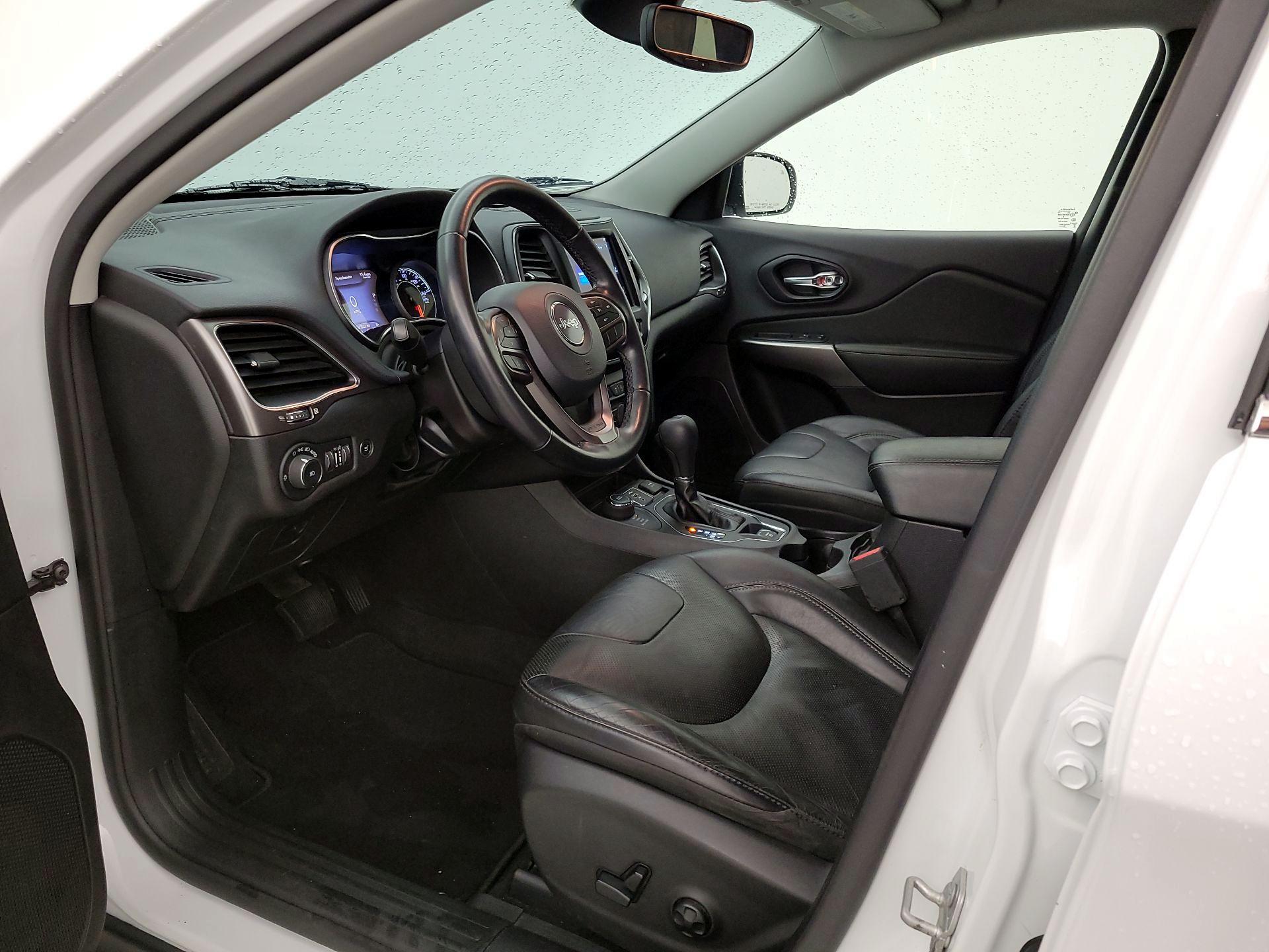 Thumbnail: 2021 Jeep Cherokee - 11