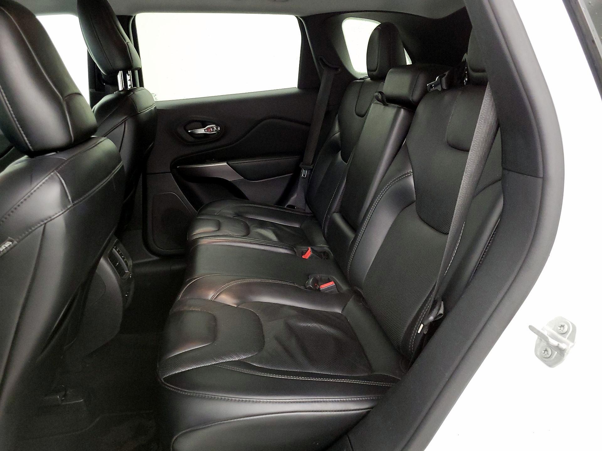 Thumbnail: 2021 Jeep Cherokee - 19