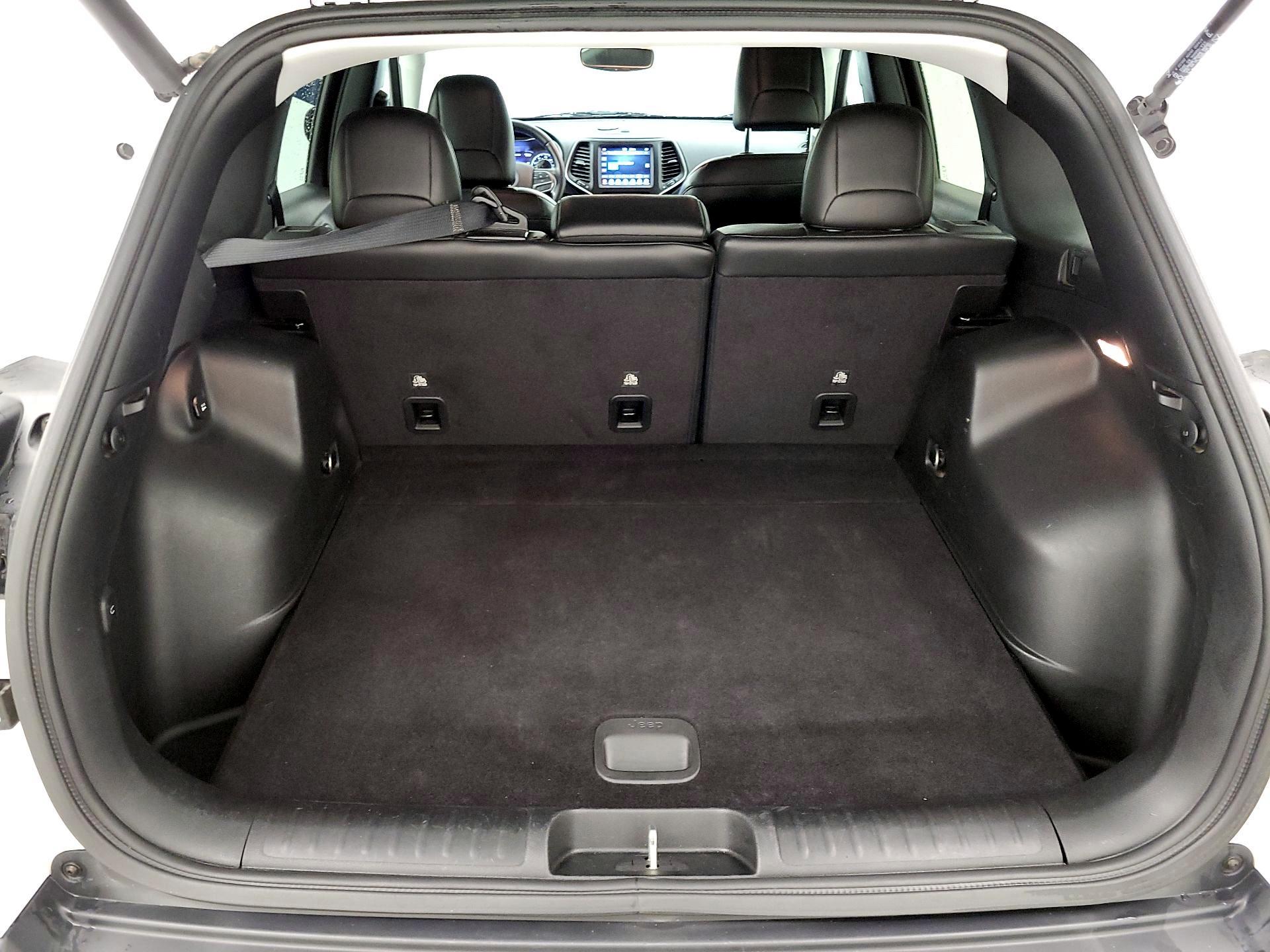 Thumbnail: 2021 Jeep Cherokee - 20