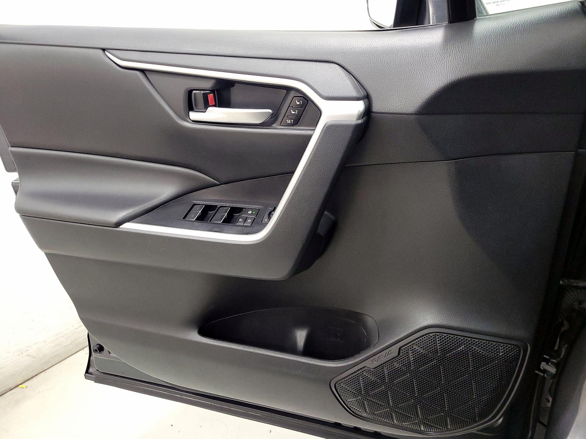 Thumbnail: 2023 Toyota RAV4 - 12