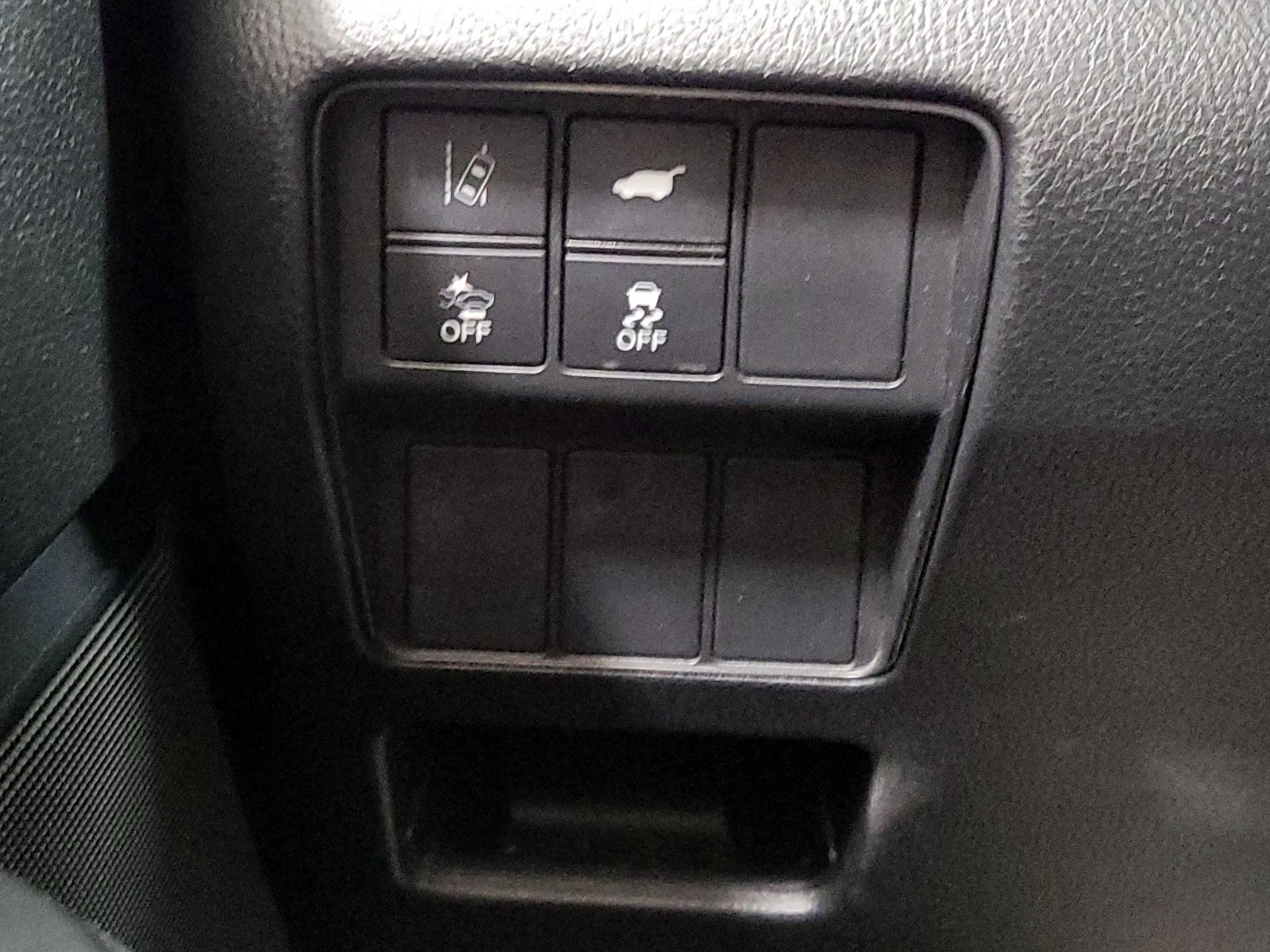 Thumbnail: 2017 Honda CR-V - 13