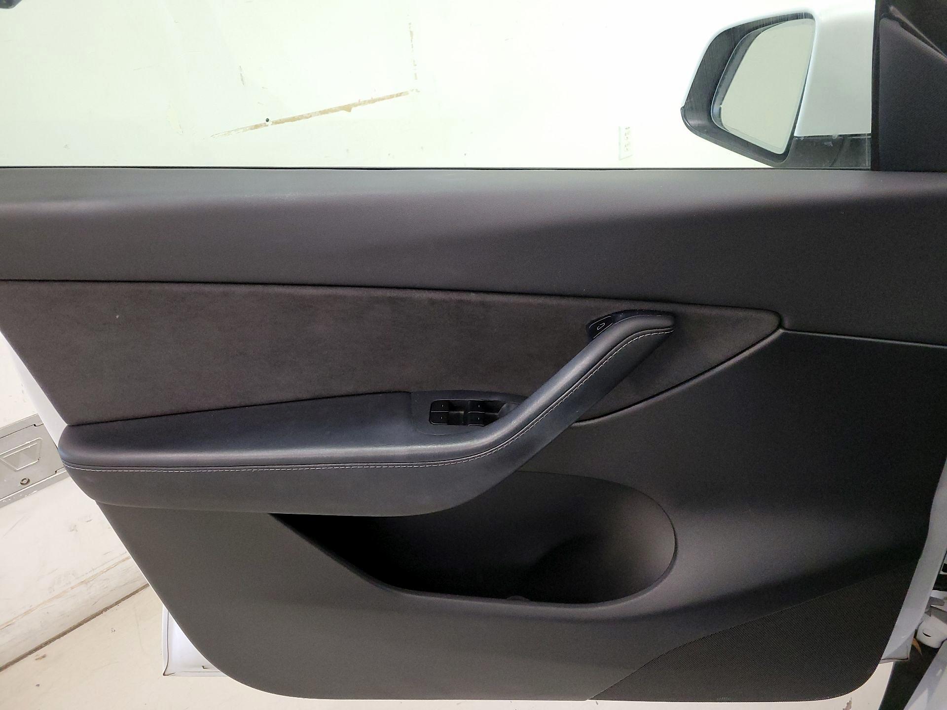 Thumbnail: 2021 Tesla Model Y - 12