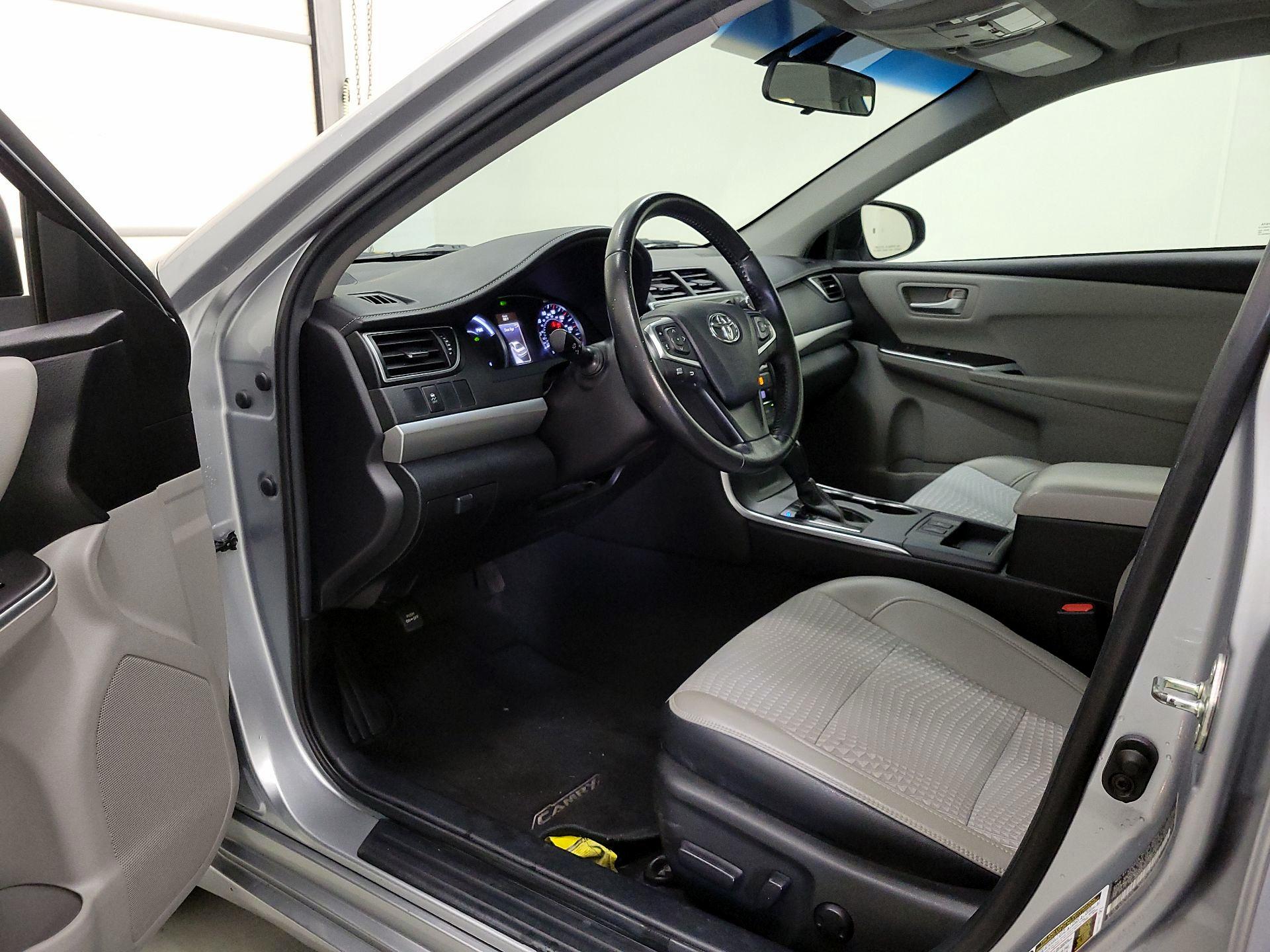 Thumbnail: 2015 Toyota Camry - 11