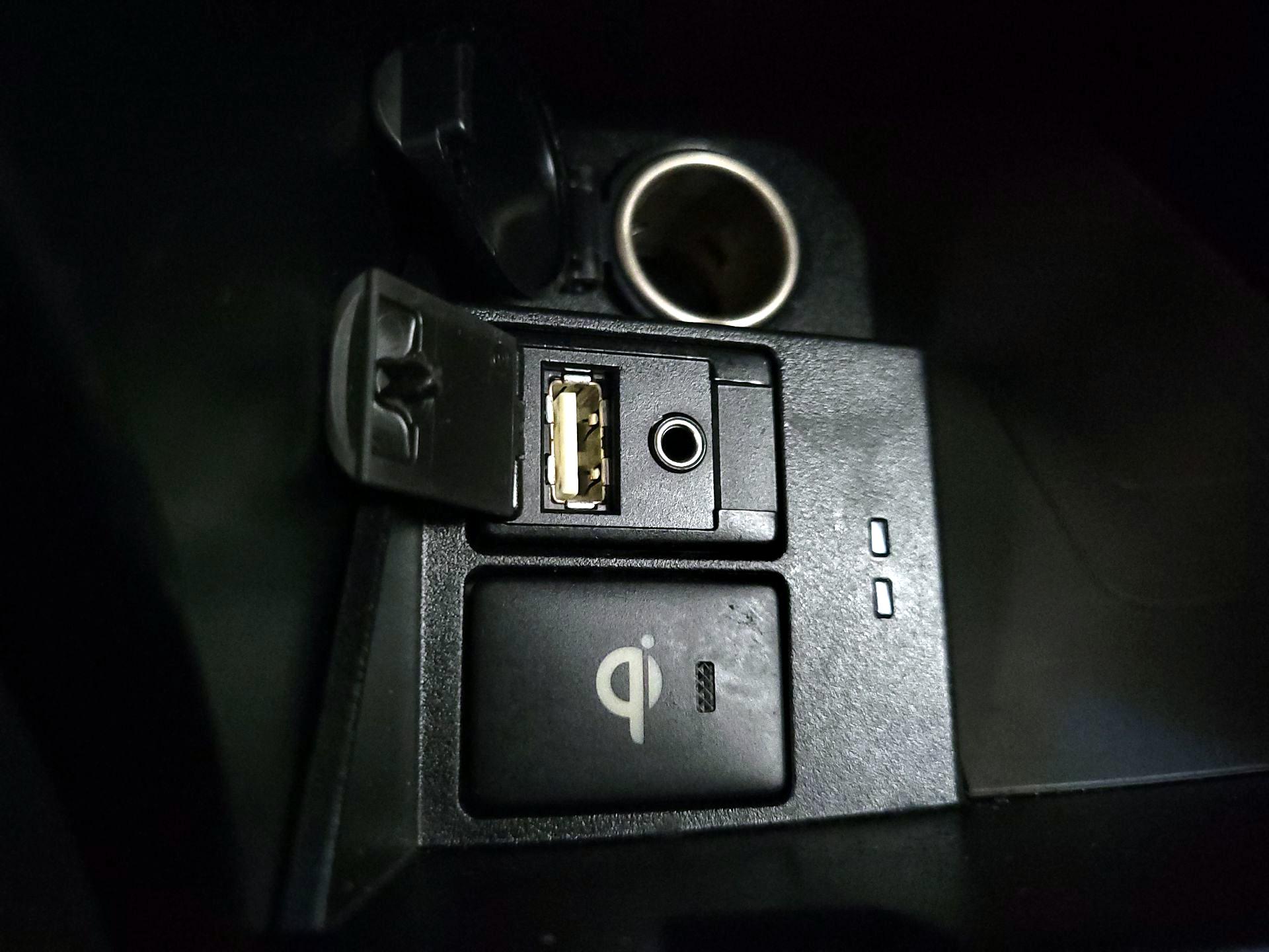 Thumbnail: 2015 Toyota Camry - 17