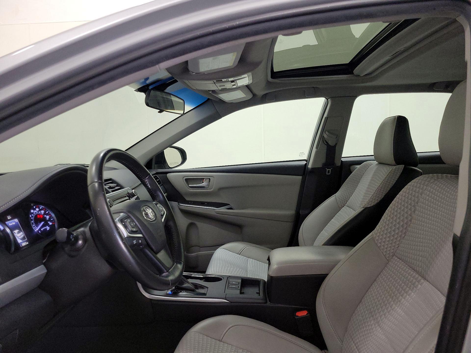 Thumbnail: 2015 Toyota Camry - 18