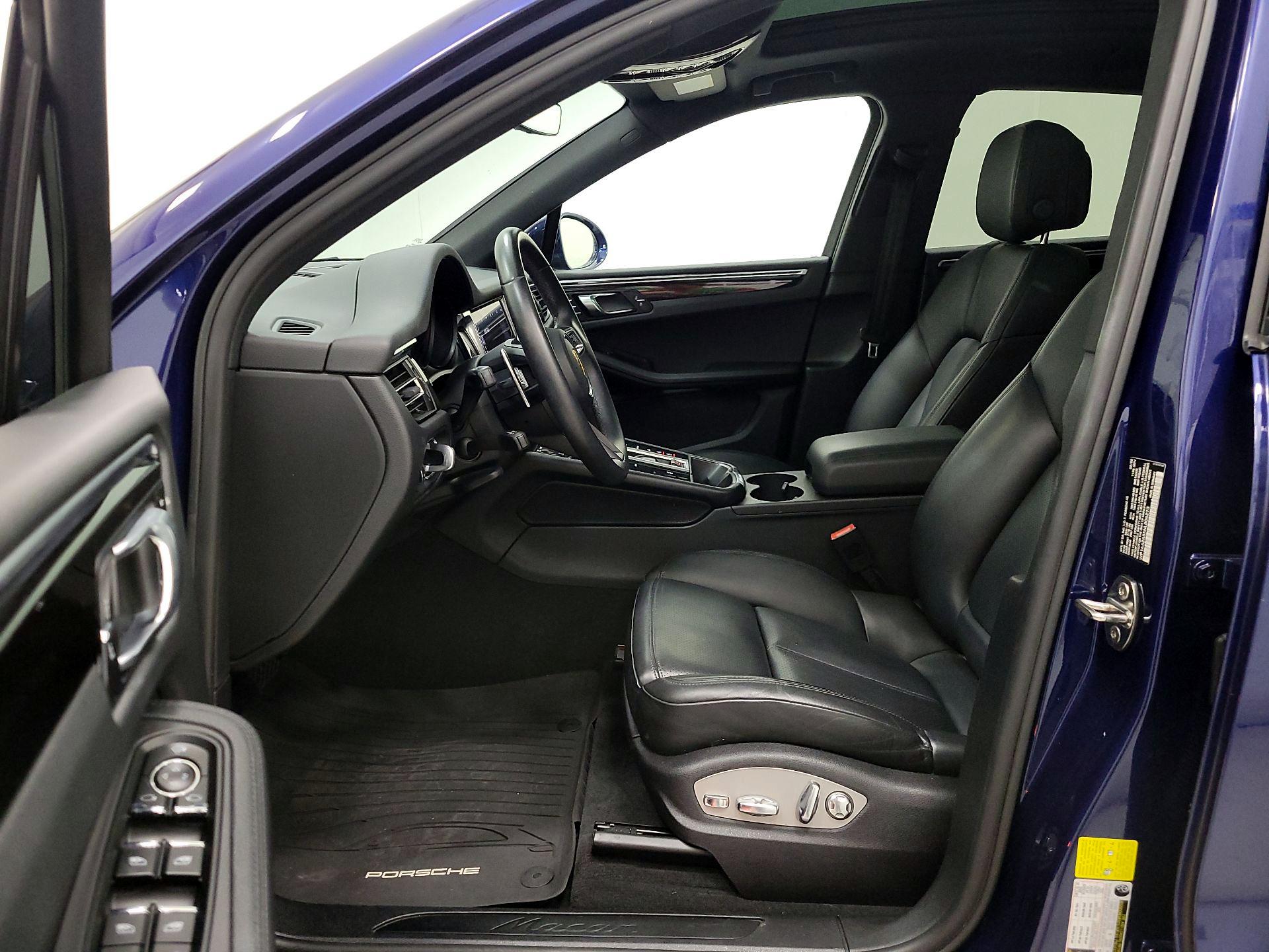 Thumbnail: 2022 Porsche Macan - 11