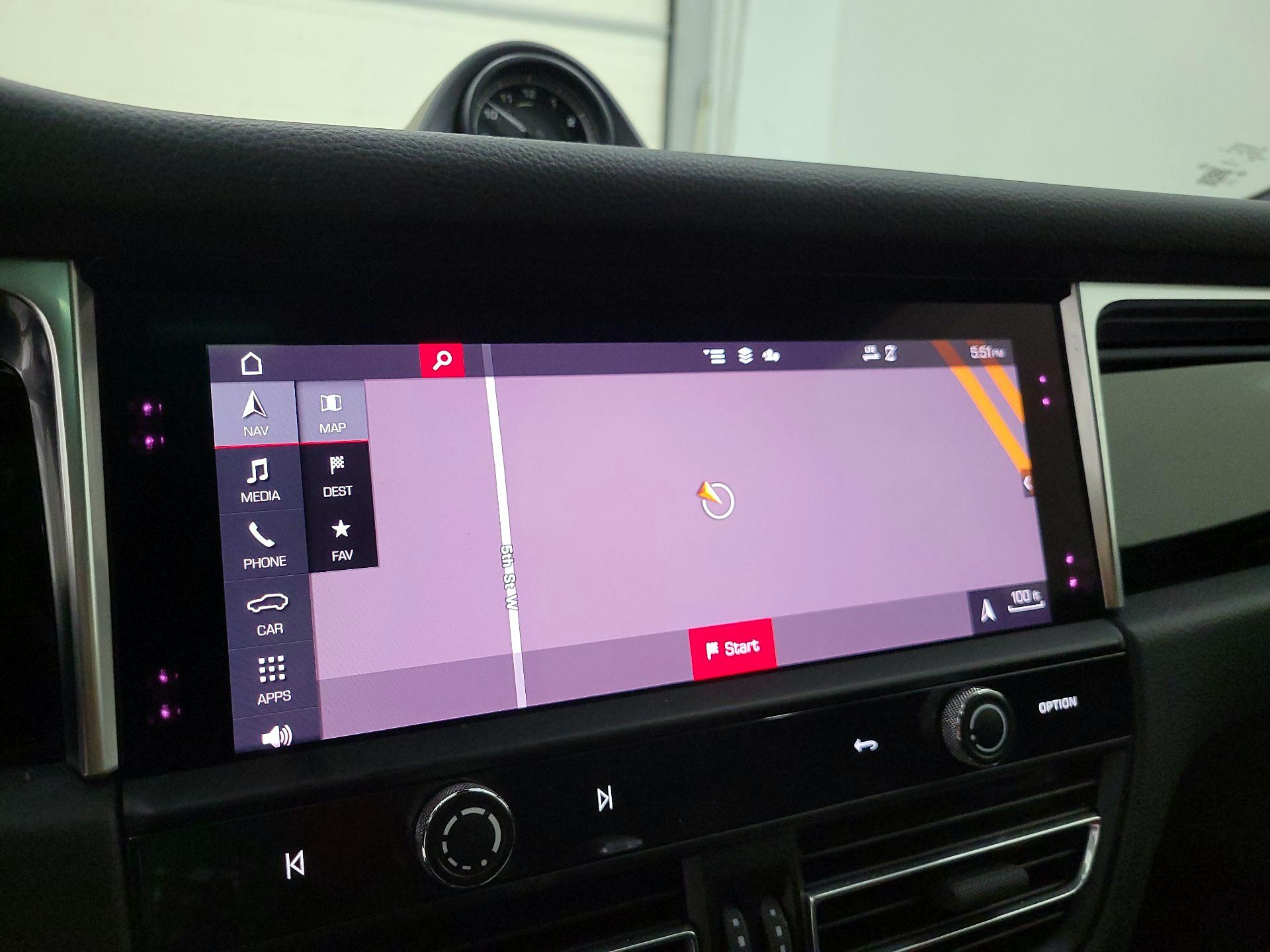 Thumbnail: 2022 Porsche Macan - 14