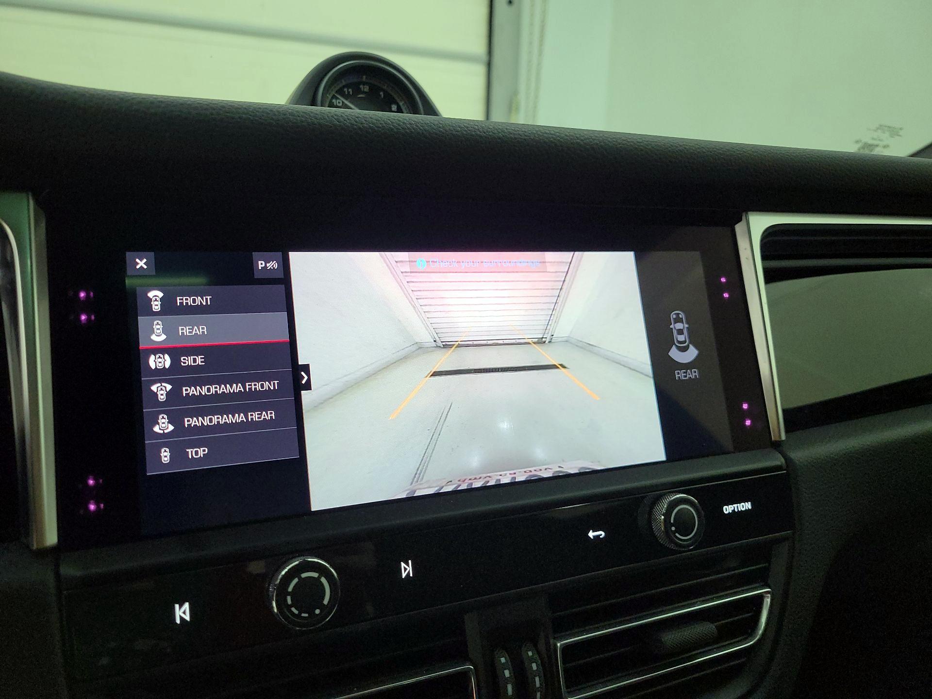 Thumbnail: 2022 Porsche Macan - 15