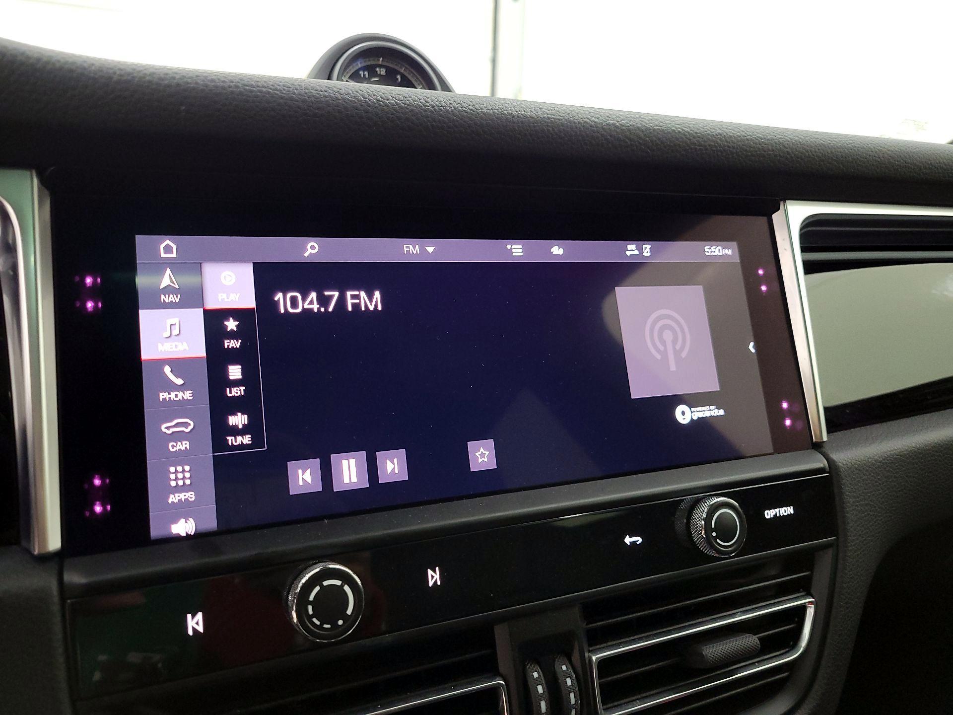 Thumbnail: 2022 Porsche Macan - 16