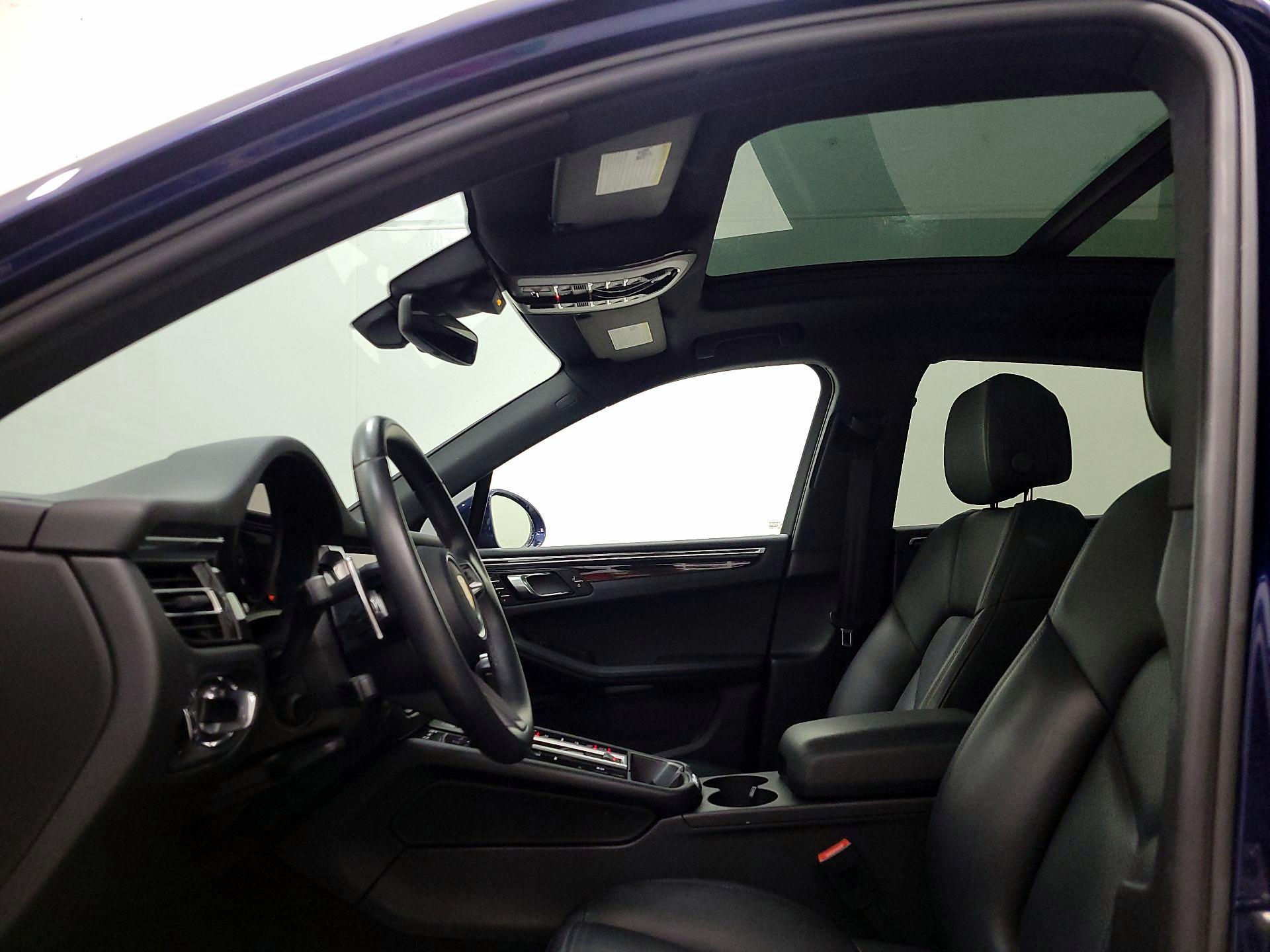 Thumbnail: 2022 Porsche Macan - 19