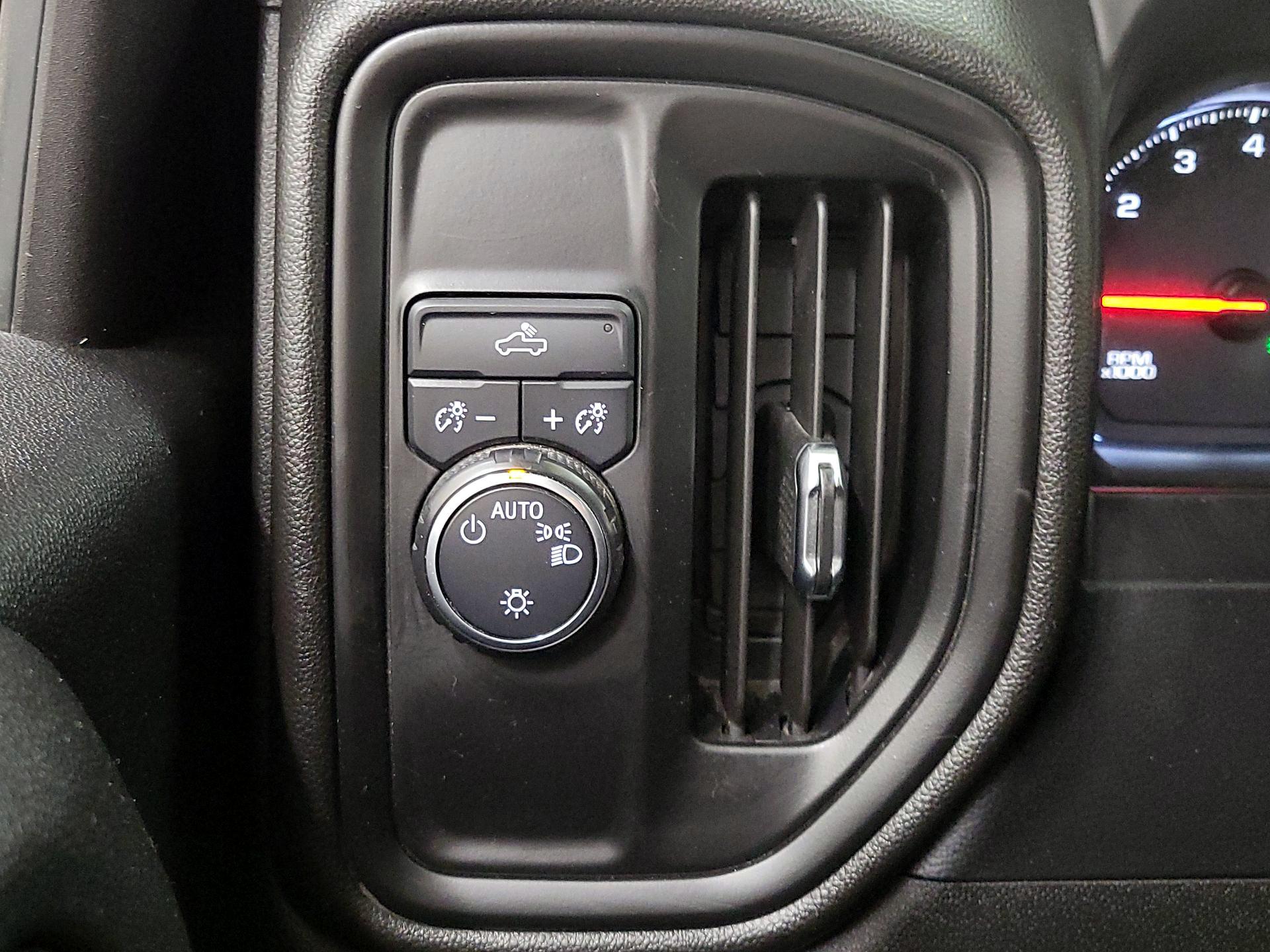 Thumbnail: 2020 Chevrolet Silverado 2500 - 13