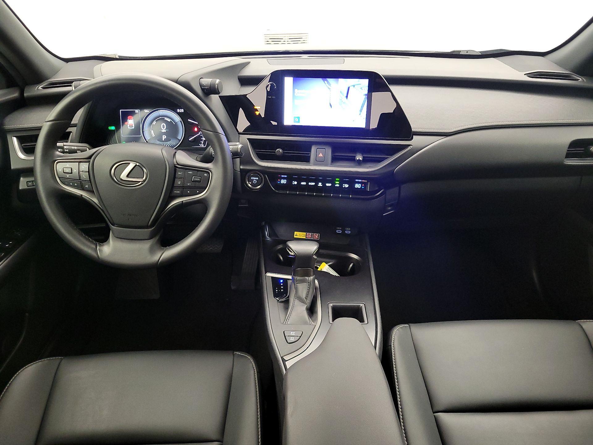 Thumbnail: 2024 Lexus UX - 9