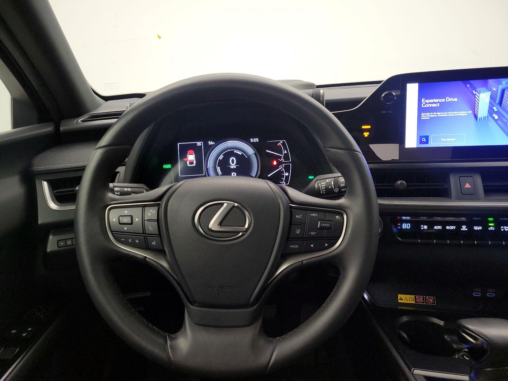 Thumbnail: 2024 Lexus UX - 10