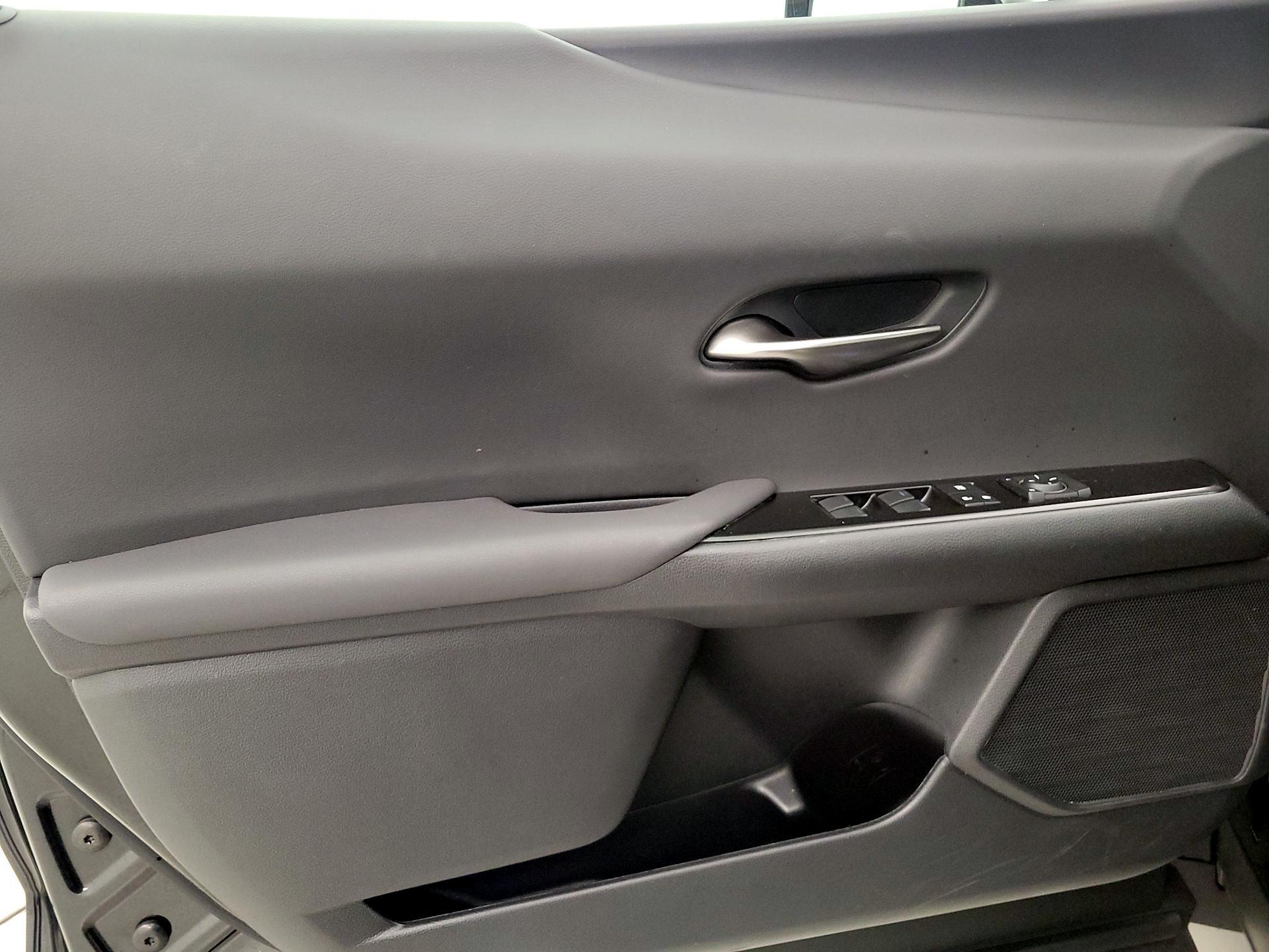 Thumbnail: 2024 Lexus UX - 12