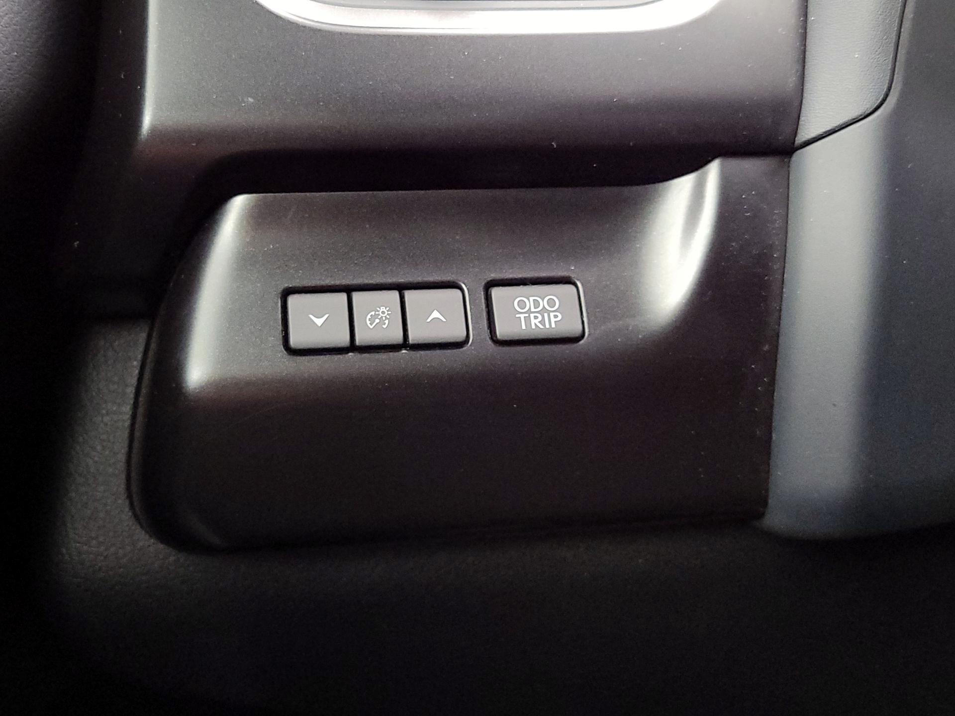 Thumbnail: 2024 Lexus UX - 13