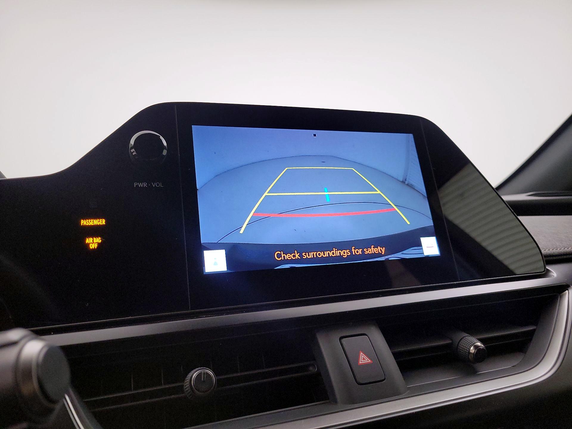 Thumbnail: 2024 Lexus UX - 15