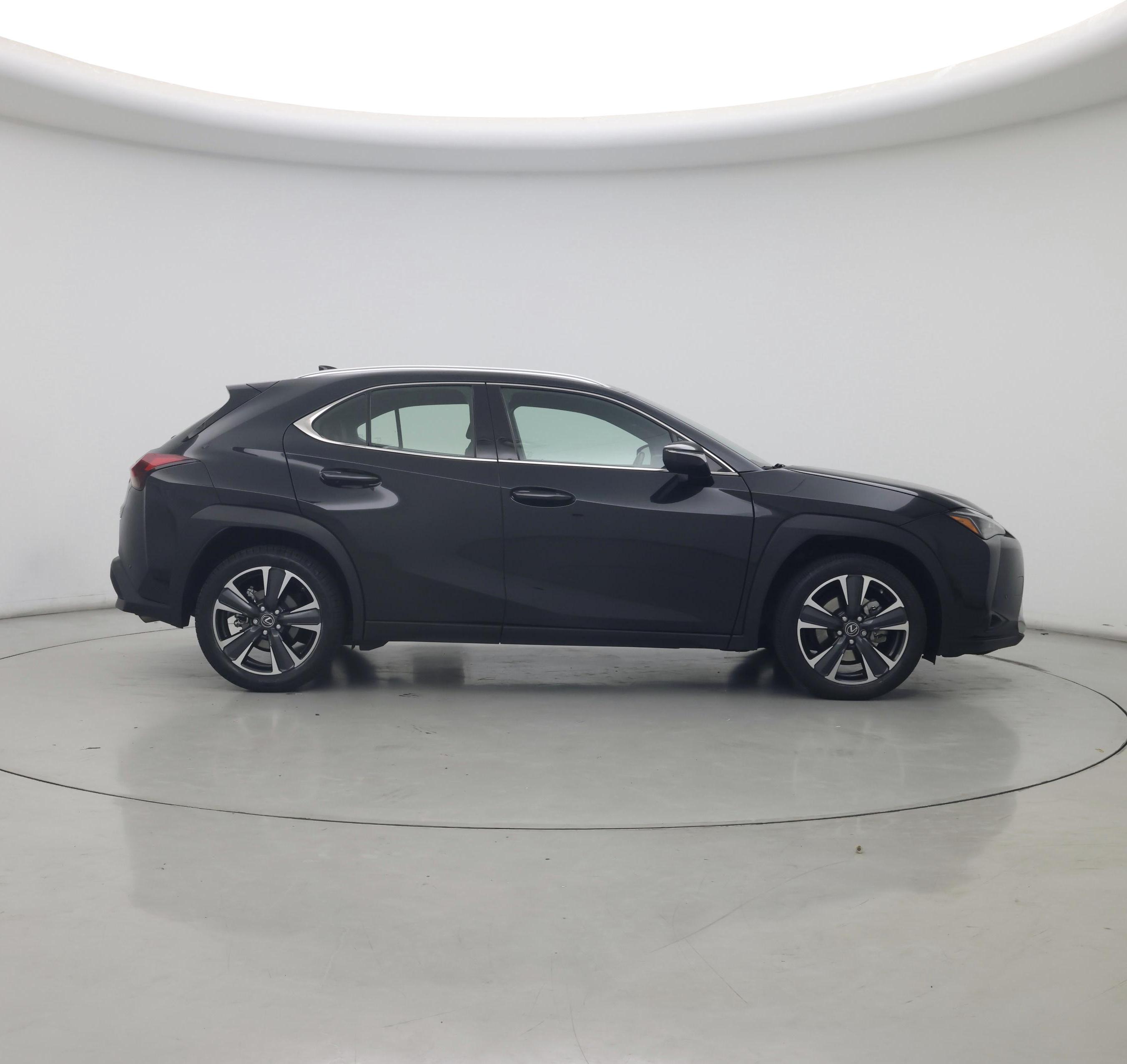 Thumbnail: 2024 Lexus UX - 7