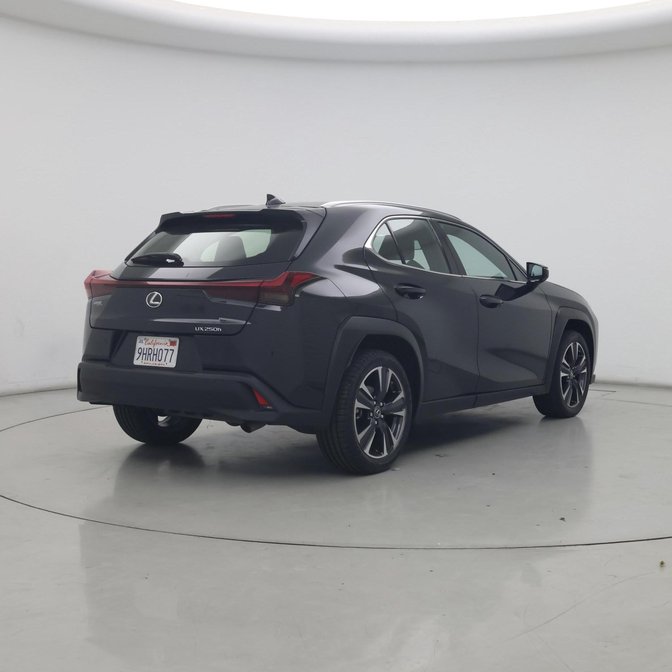 Thumbnail: 2024 Lexus UX - 8