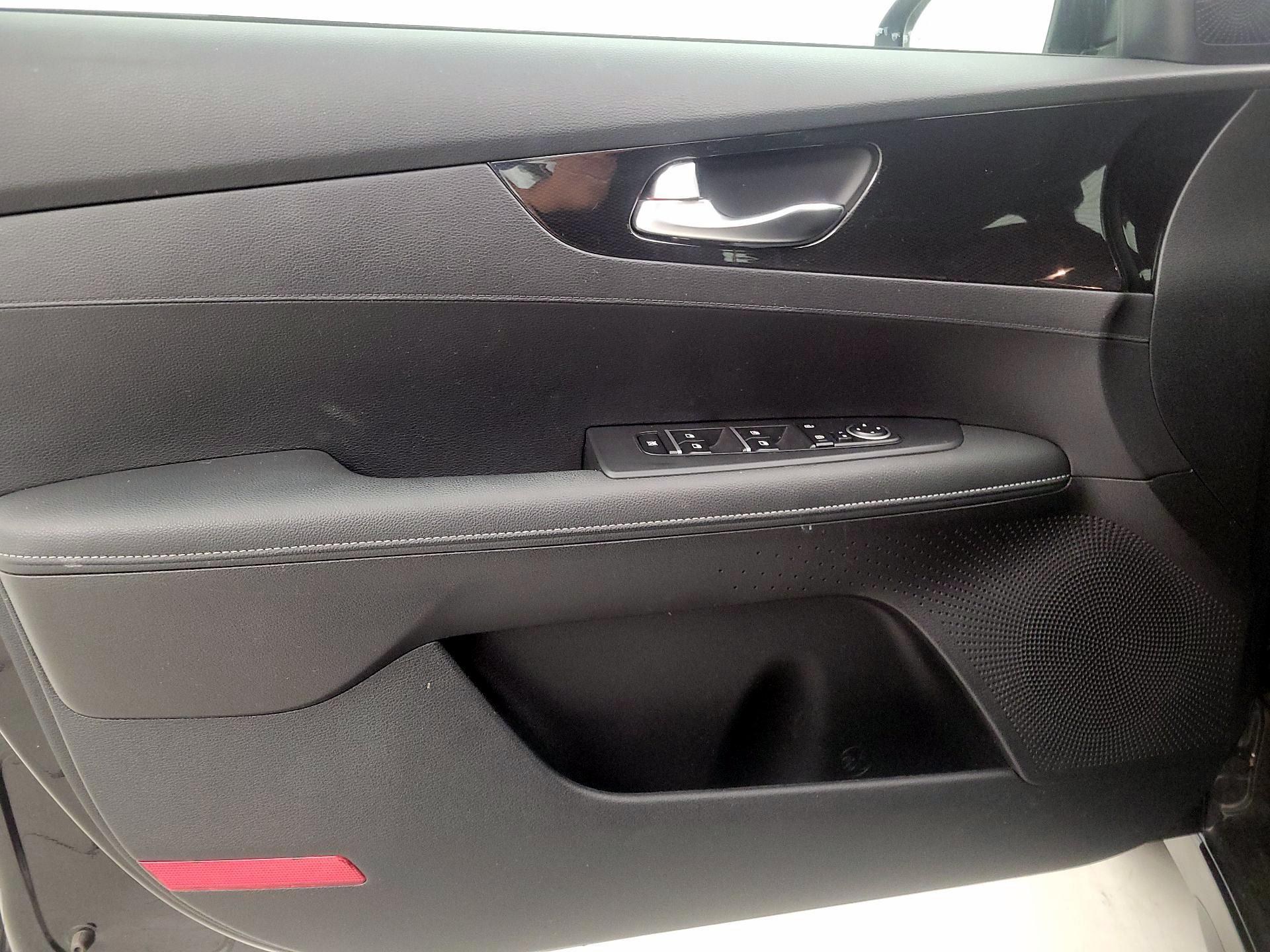 Thumbnail: 2023 Kia Forte - 12