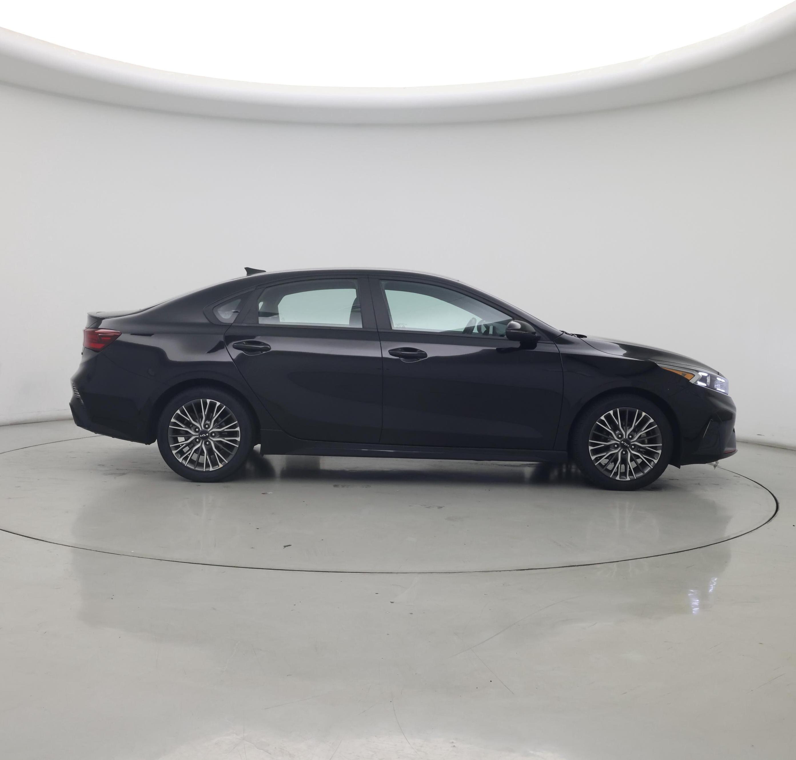 Thumbnail: 2023 Kia Forte - 7