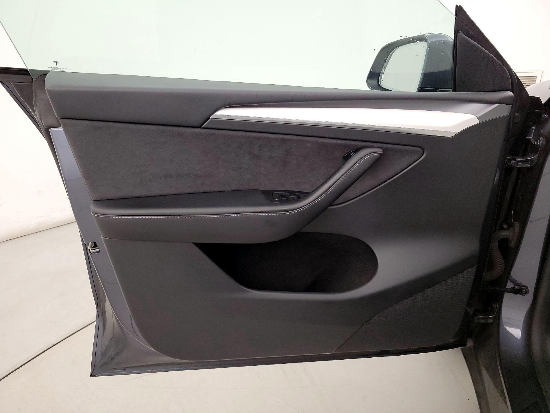 Thumbnail: 2023 Tesla Model Y - 12