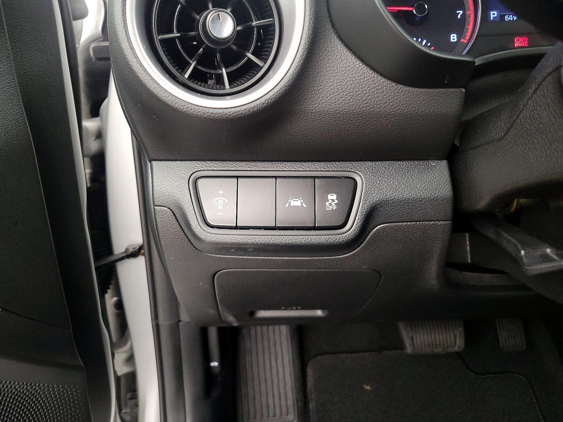 Thumbnail: 2021 Kia Forte - 13