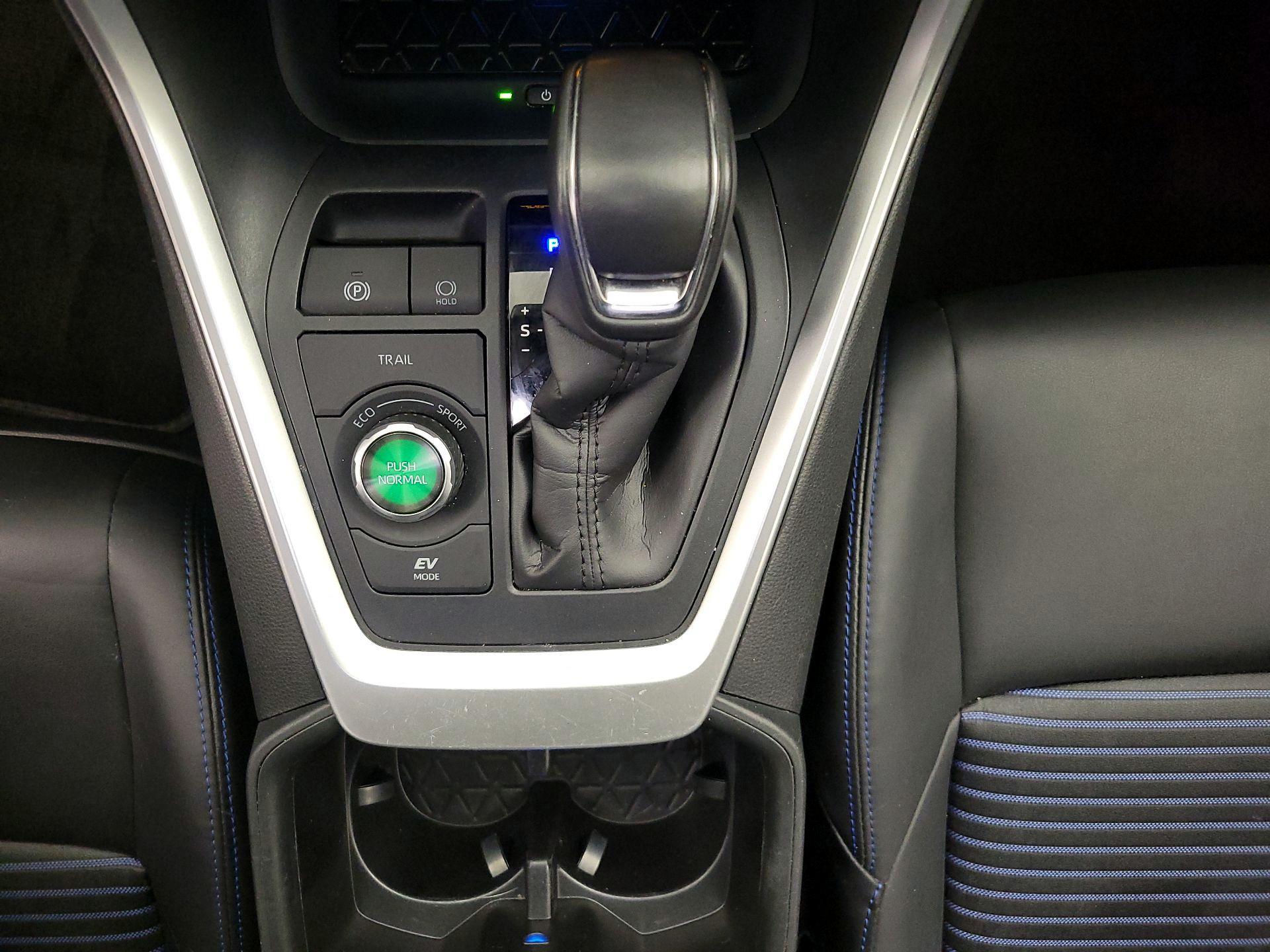 Thumbnail: 2023 Toyota RAV4 - 17