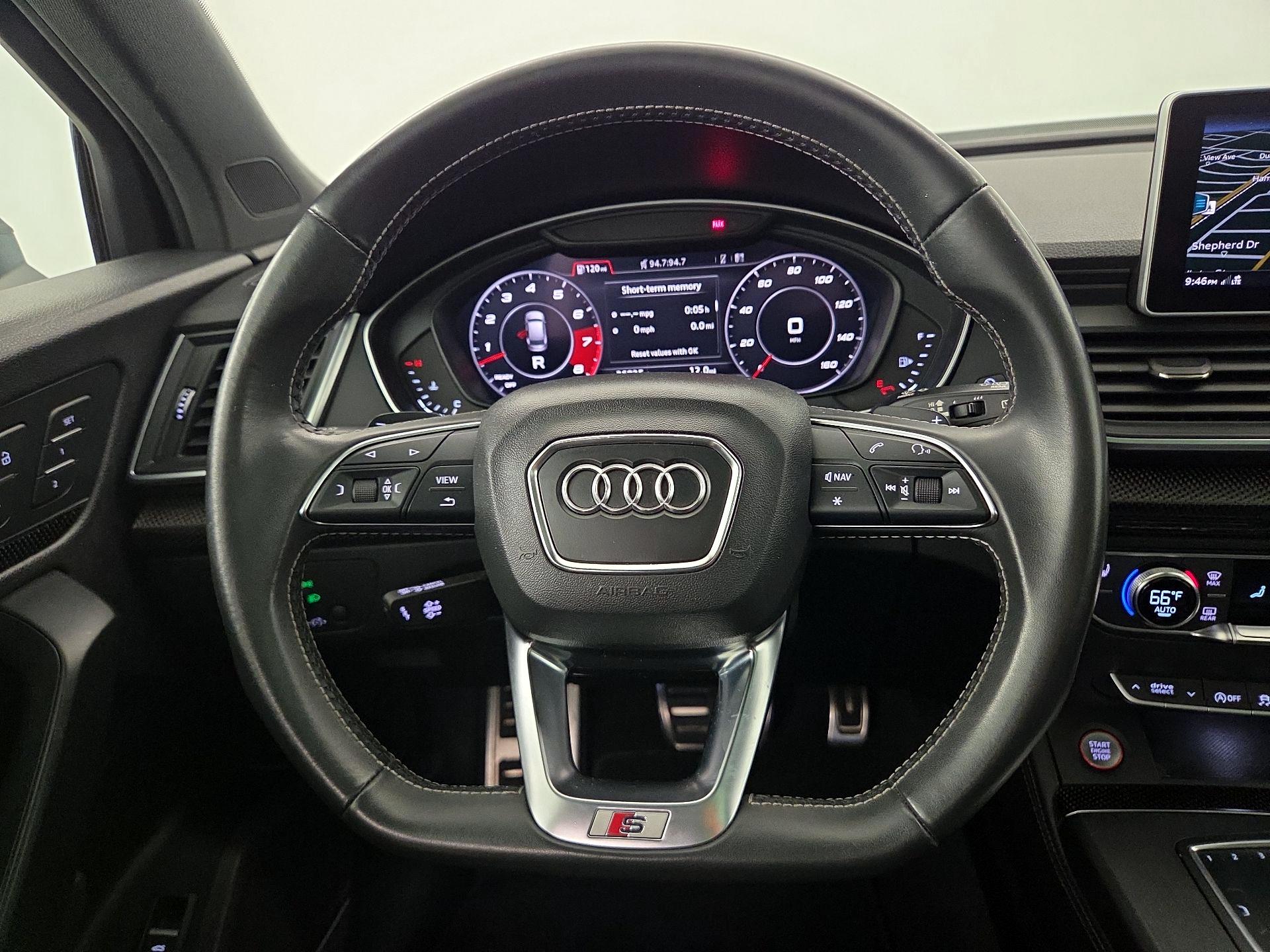 Thumbnail: 2019 Audi SQ5 - 10
